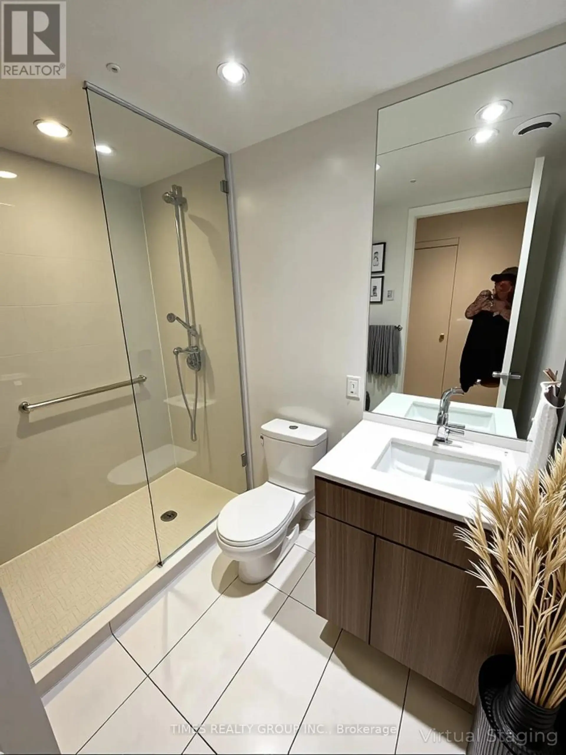 #608 60 COLBORNE STREET - Image 4