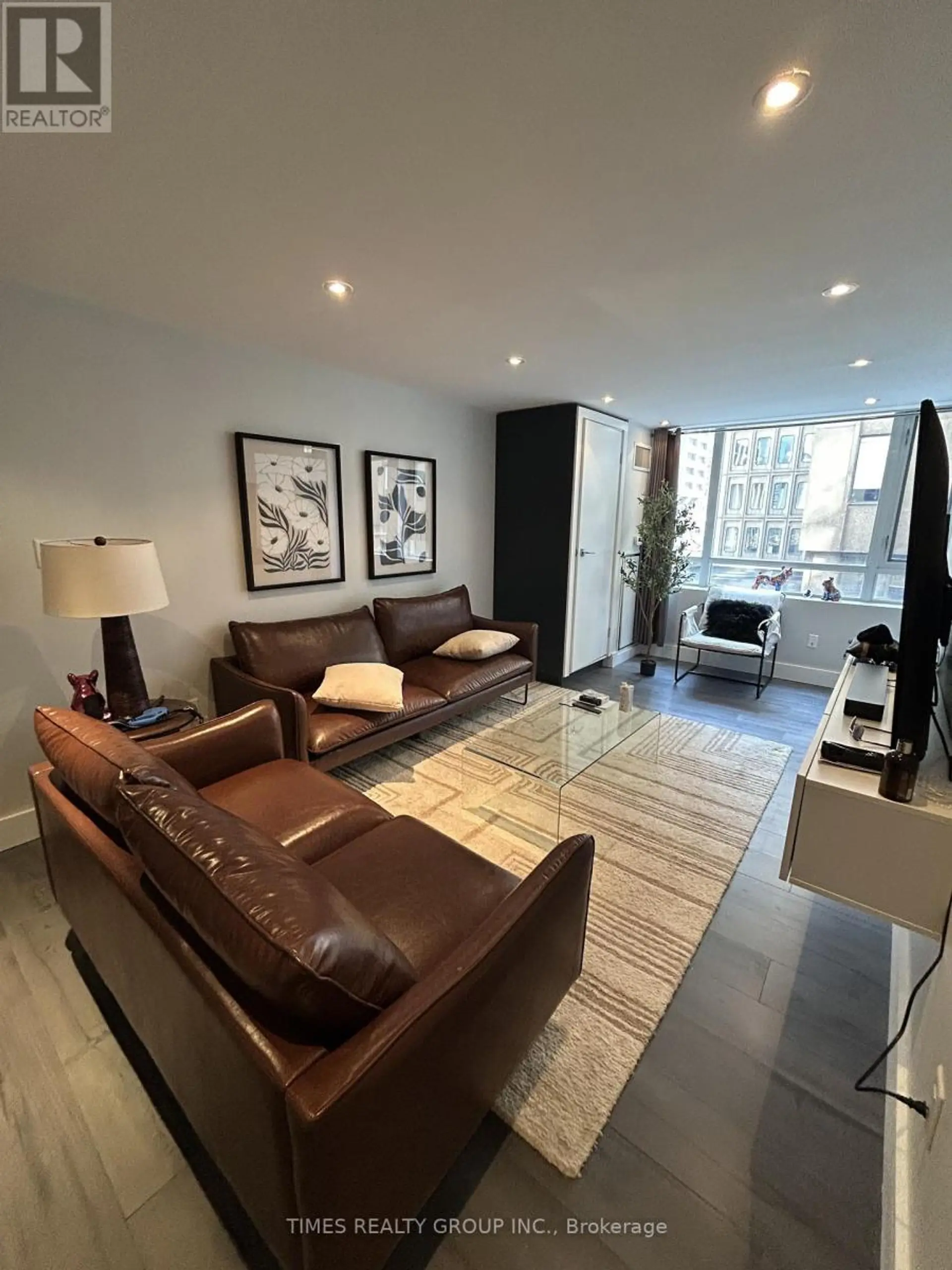 #301 80 CUMBERLAND STREET - Image 1