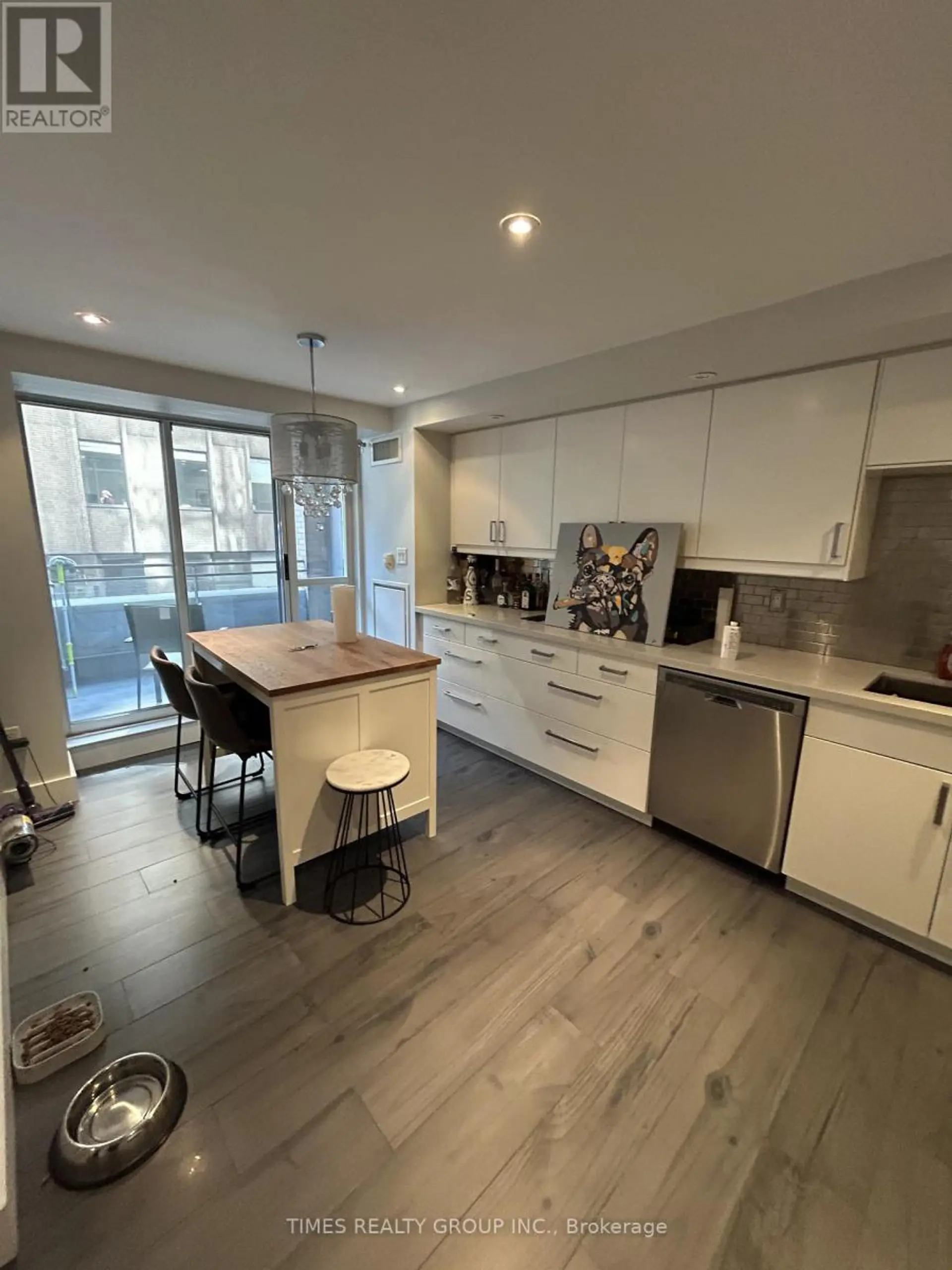 #301 80 CUMBERLAND STREET - Image 3
