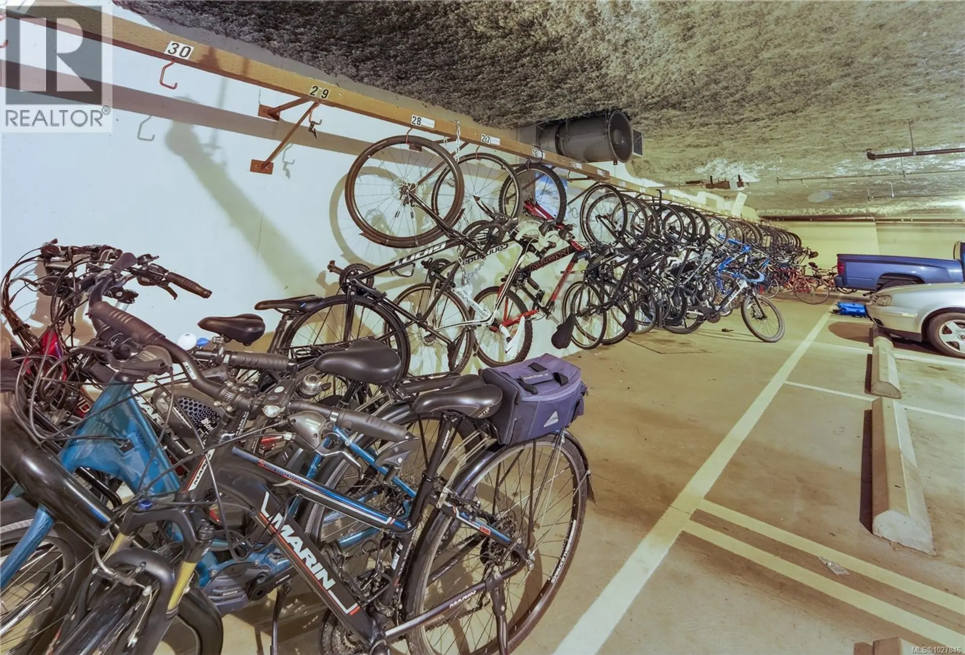 Property at #204 799 BLACKBERRY RD, Saanich, BC