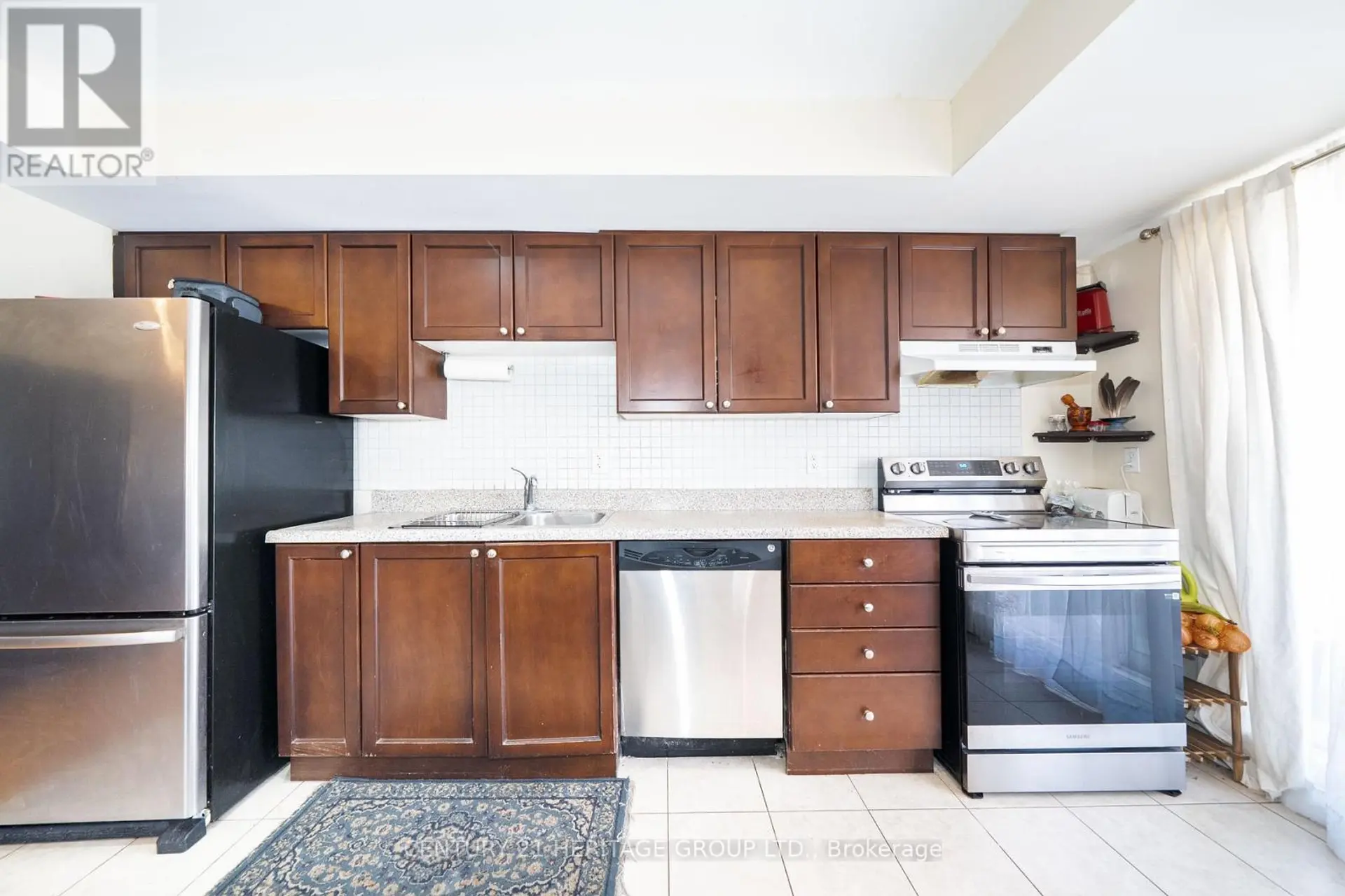 #301 64 SIDNEY BELSEY CRESCENT - Image 3