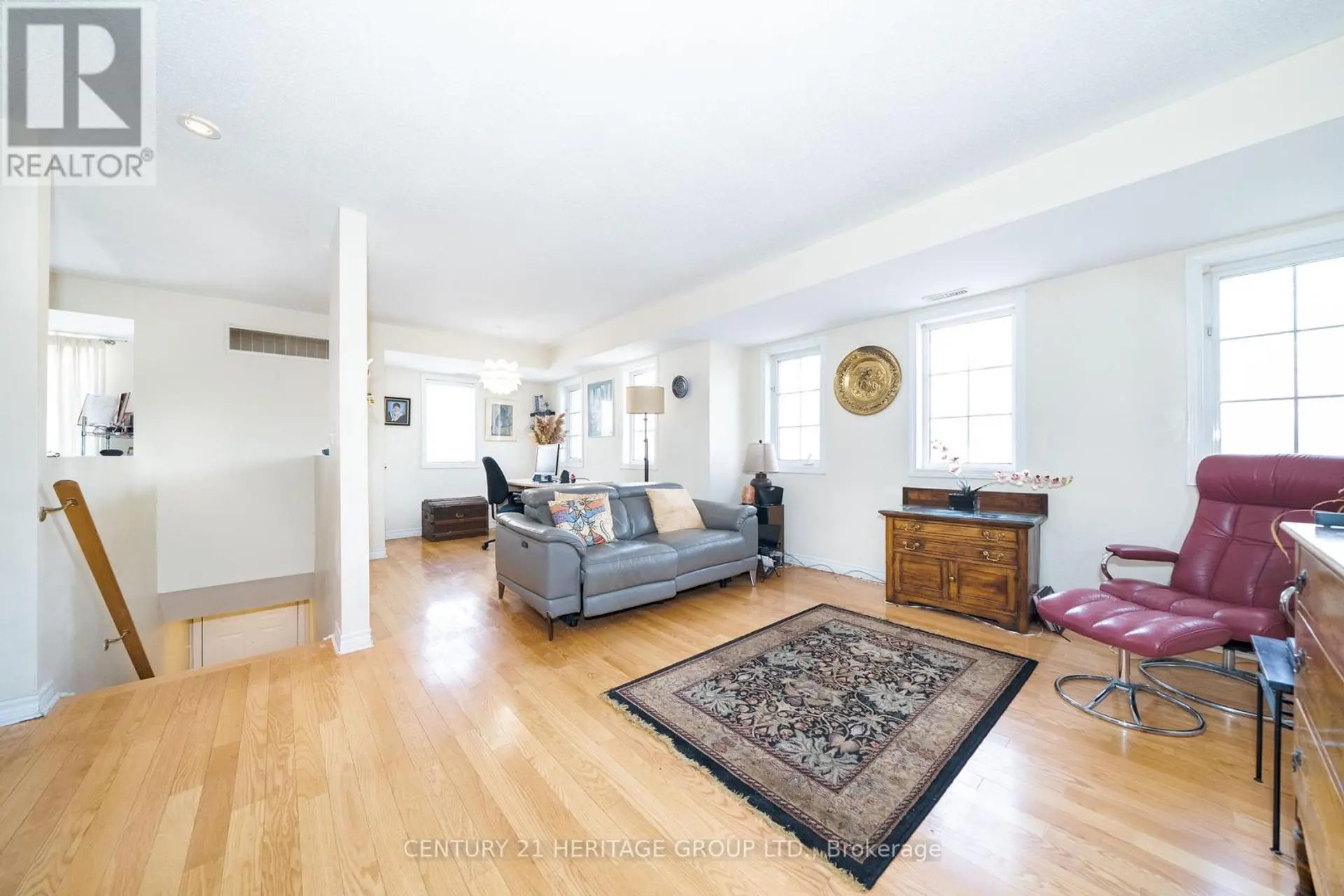 #301 64 SIDNEY BELSEY CRESCENT - Image 6