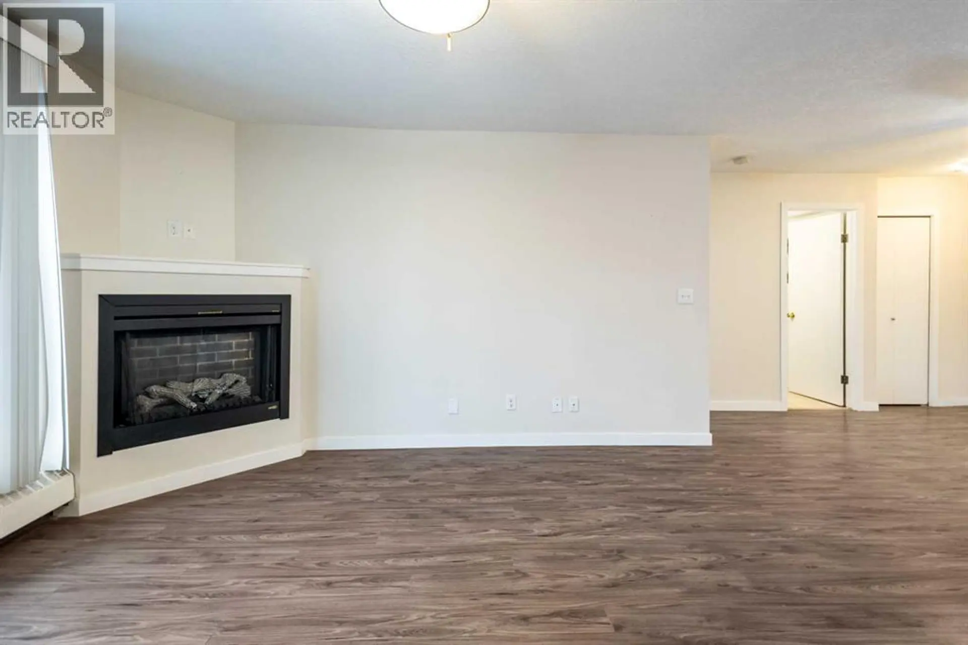 #101 3747 42 Street NW - Image 11