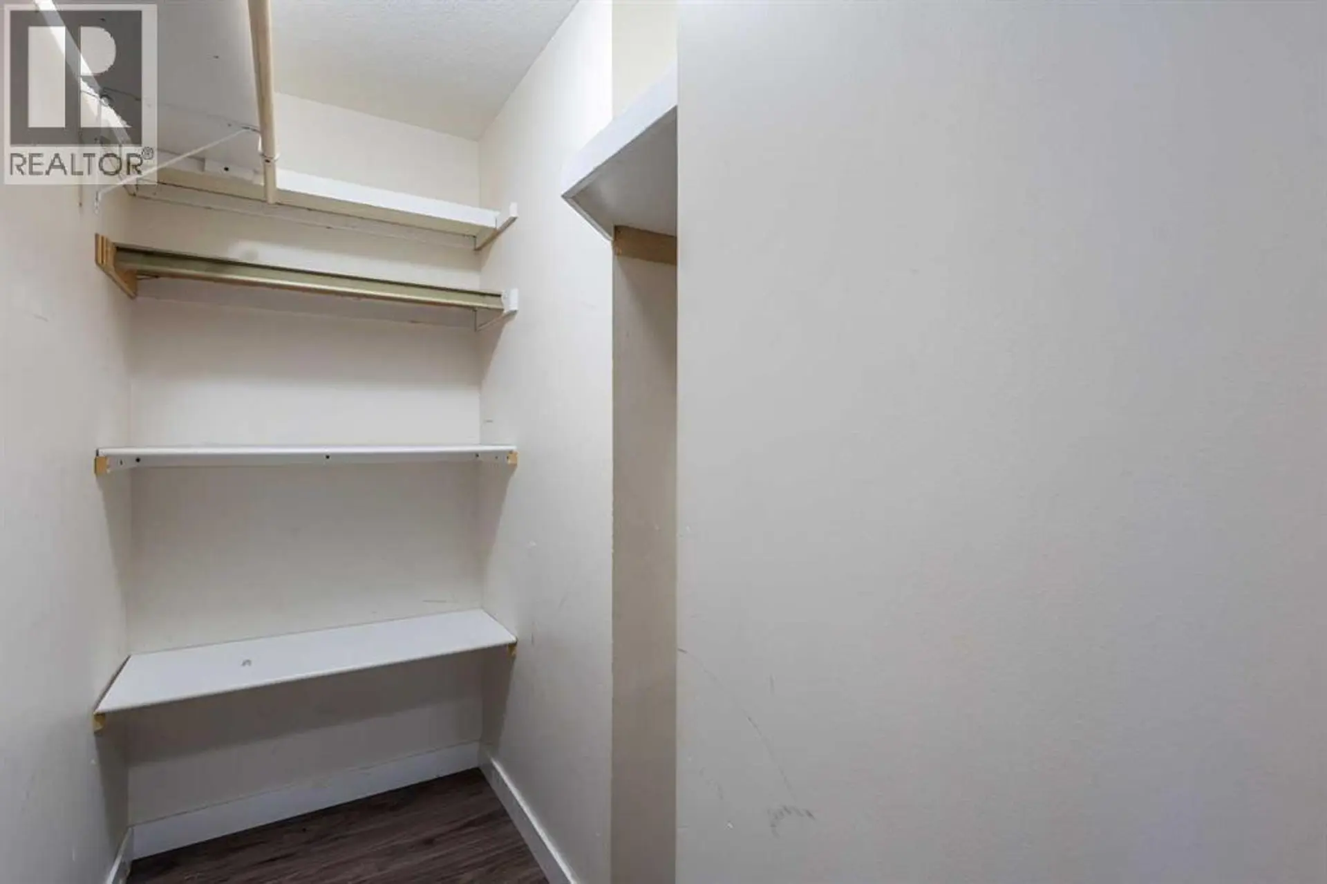 #101 3747 42 Street NW - Image 14