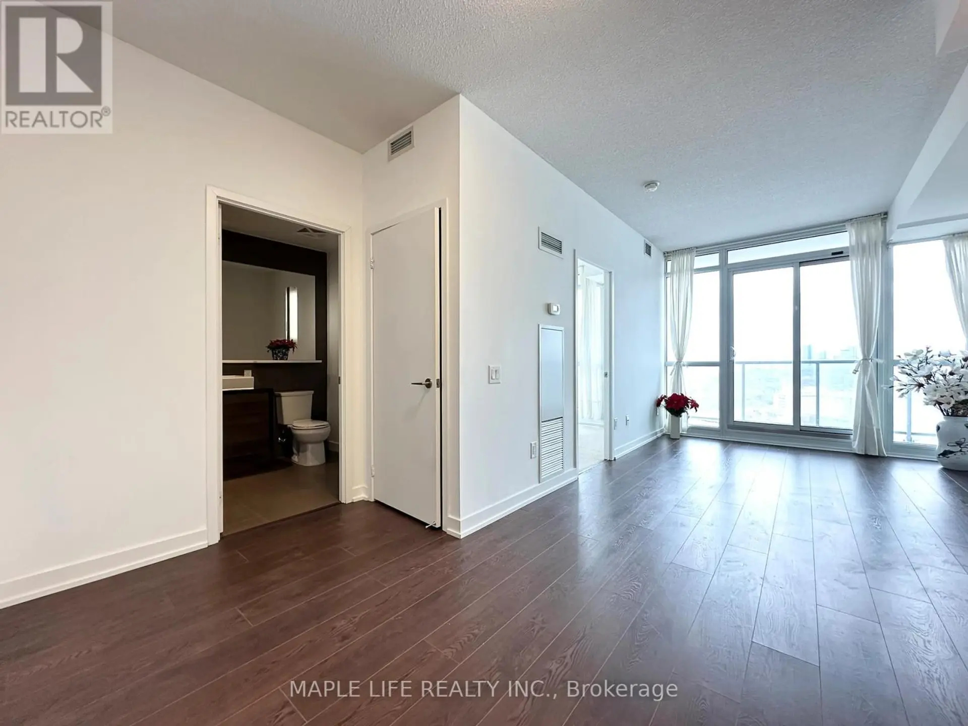 #2502 121 MCMAHON DRIVE - Image 6
