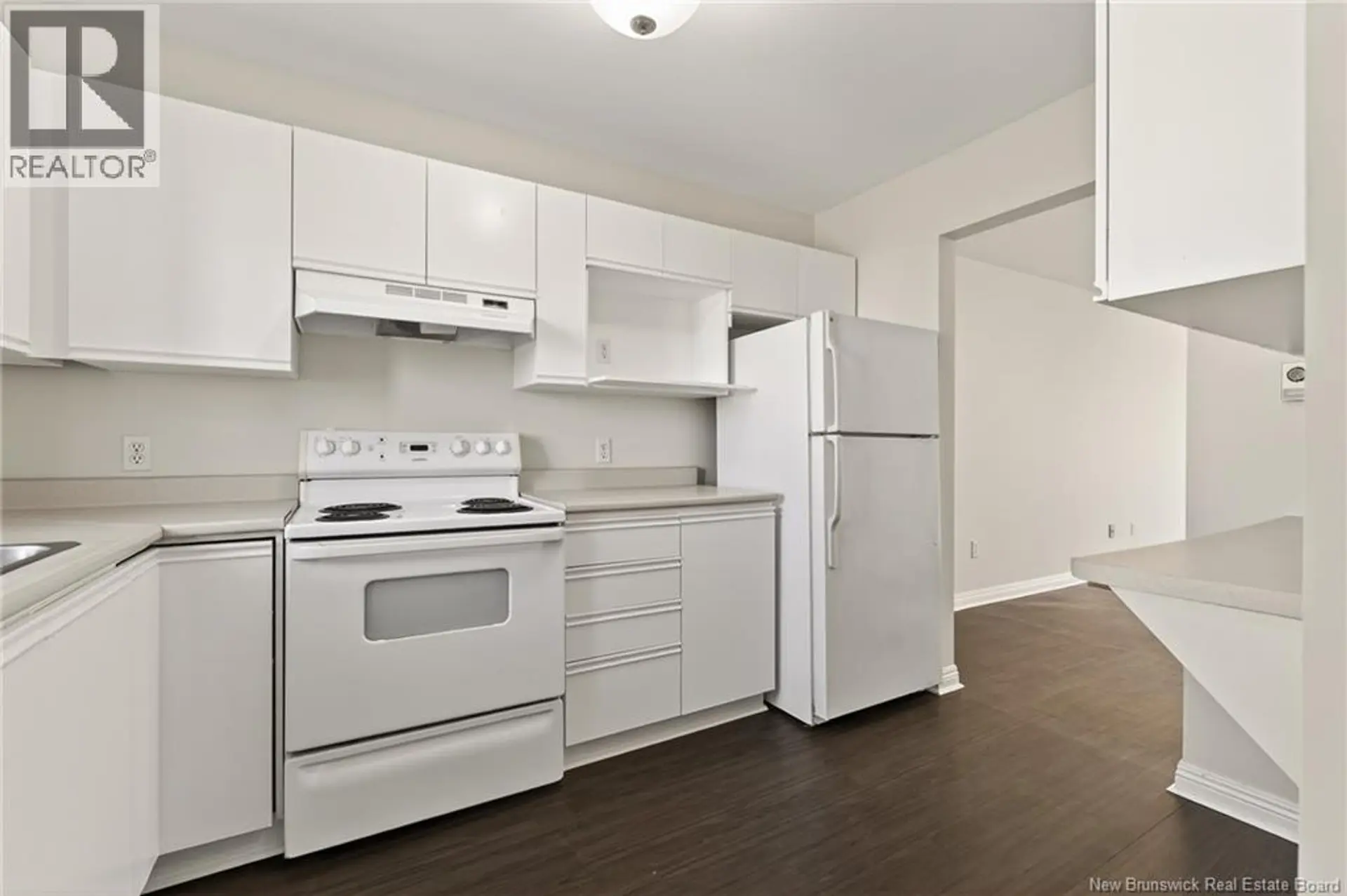 #18 84 Seaman Street - Image 4