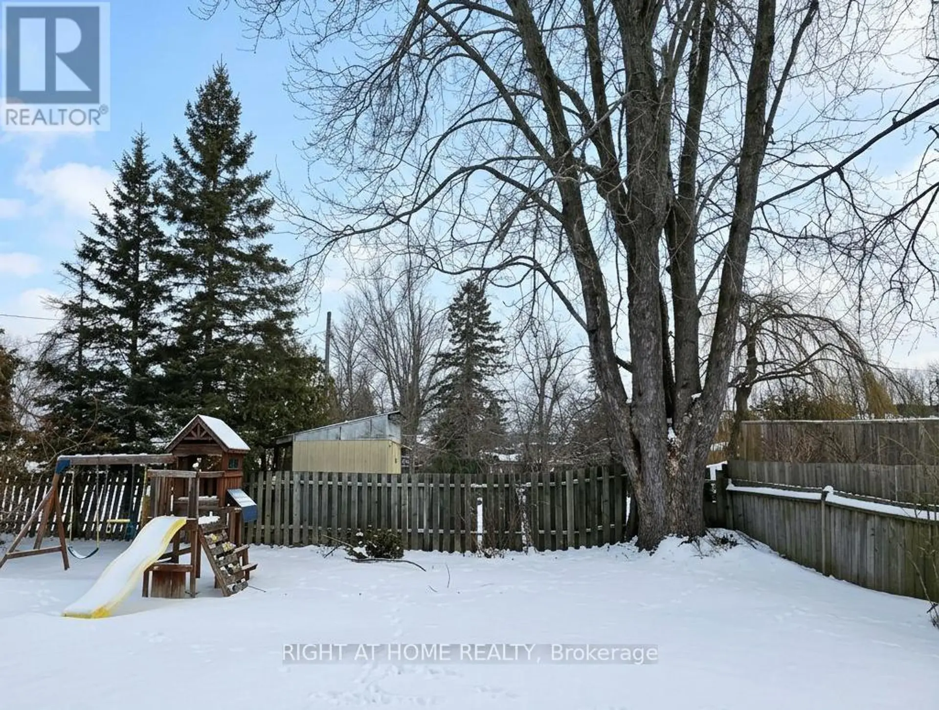 438 FOREST AVENUE S - Image 15