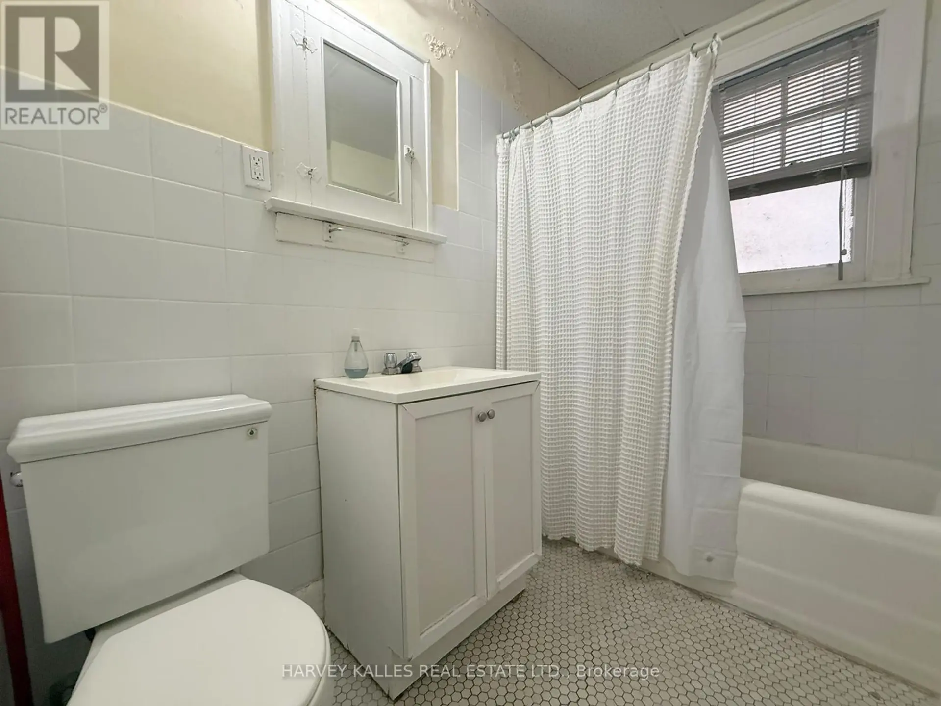 1131 AVENUE ROAD - Image 11