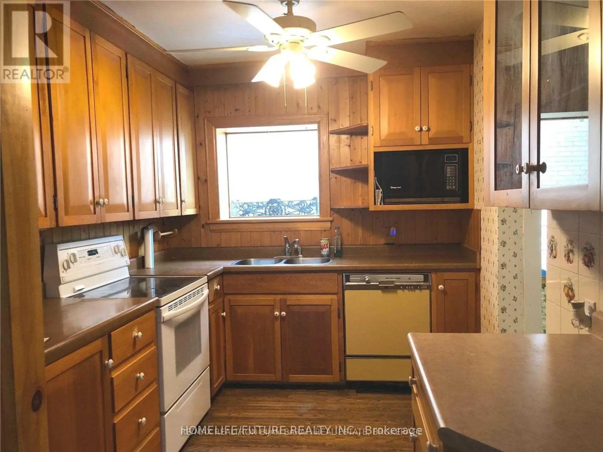 192 PARKVIEW AVENUE - Image 2