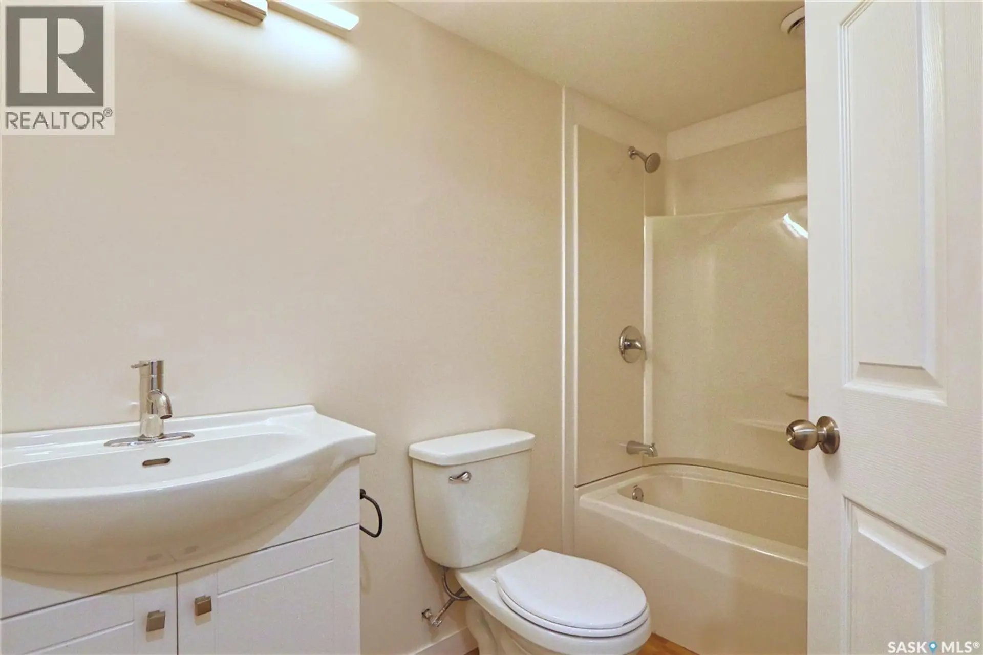 A&B 1824 Winnipeg STREET - Image 12