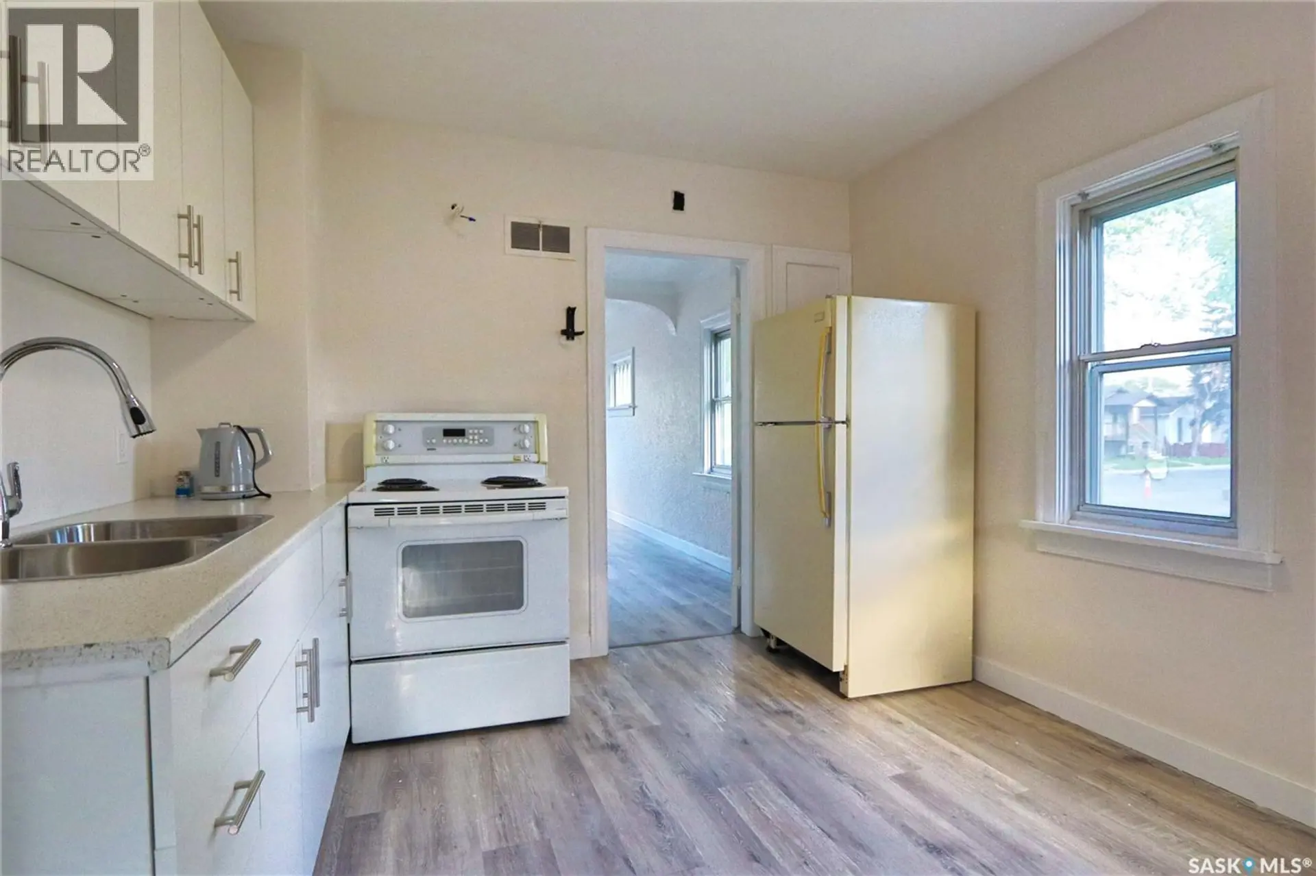 A&B 1824 Winnipeg STREET - Image 4