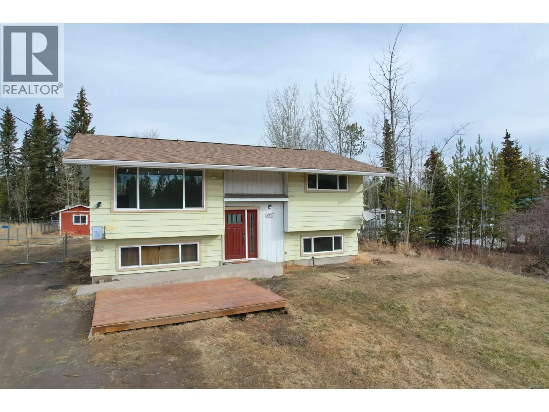 Property at 5957 LITTLE FORT 24 HIGHWAY, 100 Mile House, BC