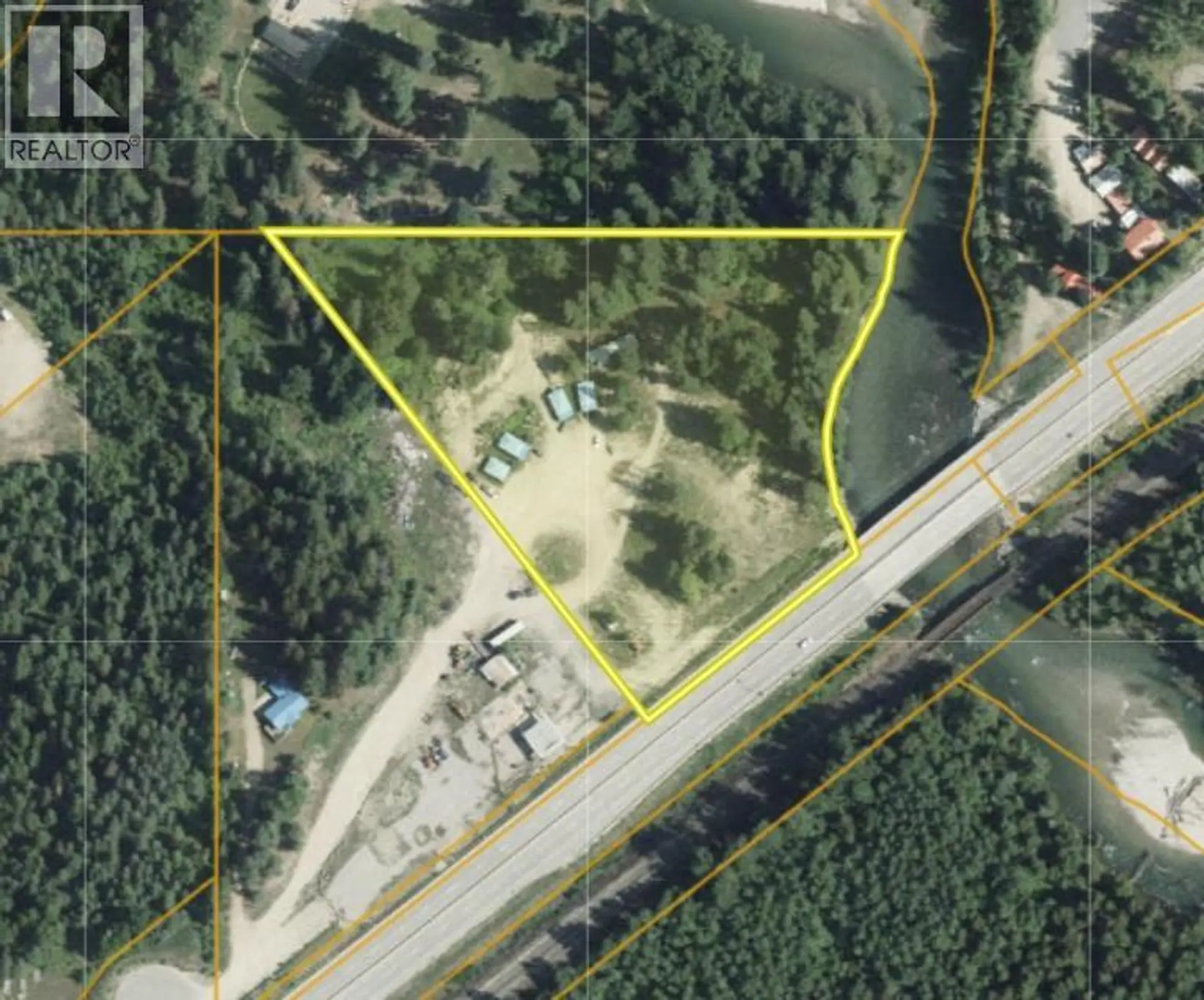 Property at 5513 PROSH FRONTAGE ROAD, Sicamous, BC