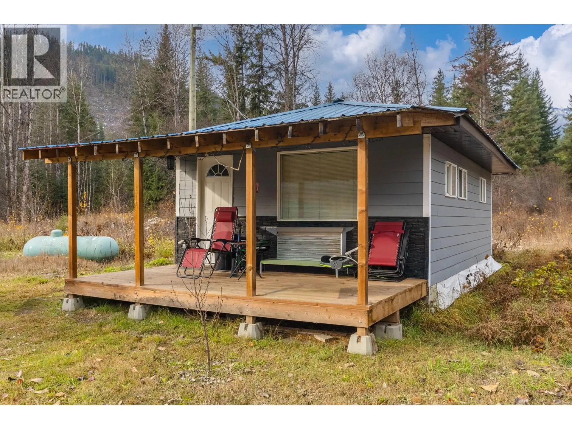 Property at 5513 PROSH FRONTAGE ROAD, Sicamous, BC