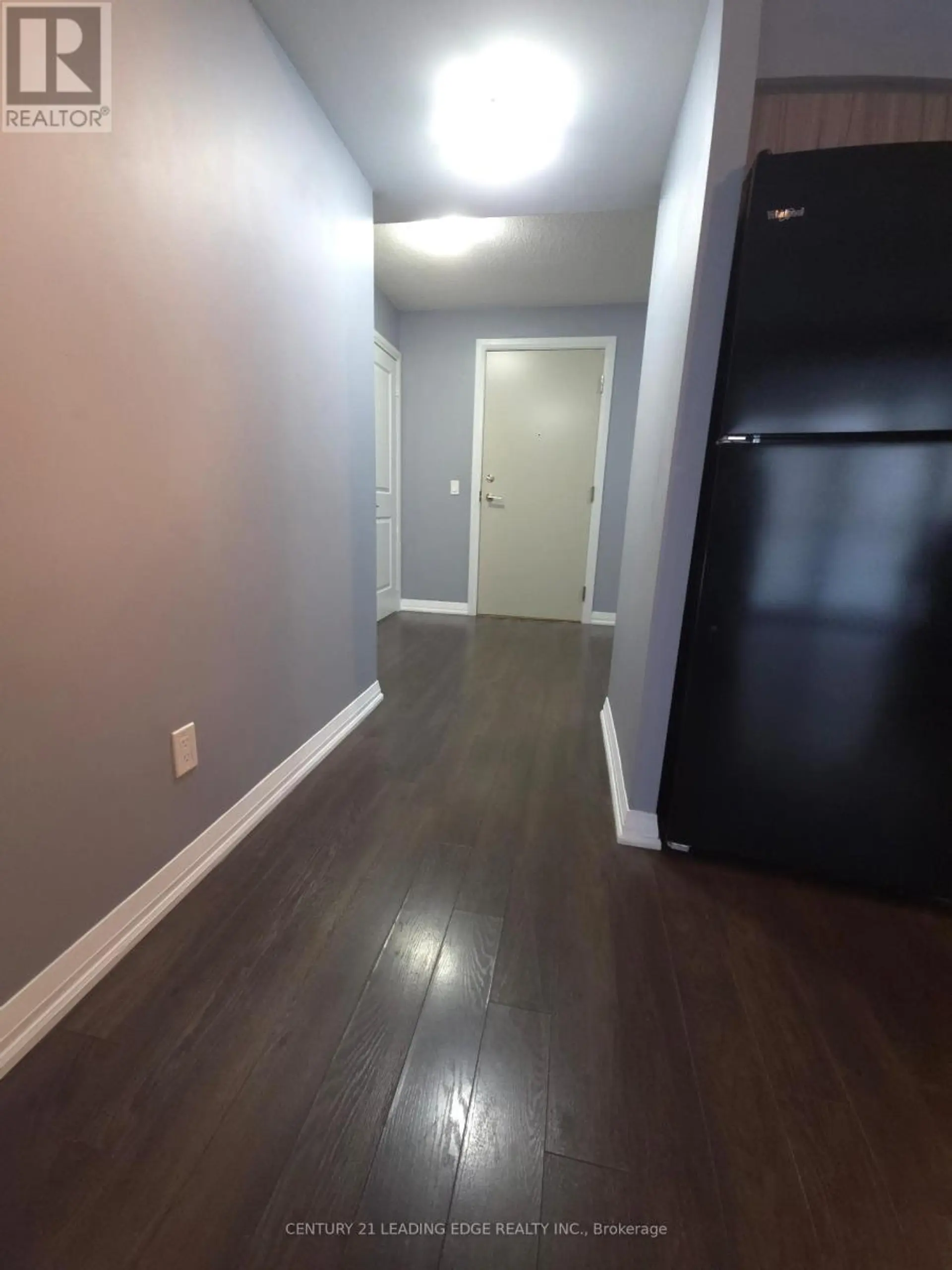 #711 30 MEADOWGLEN PLACE - Image 8