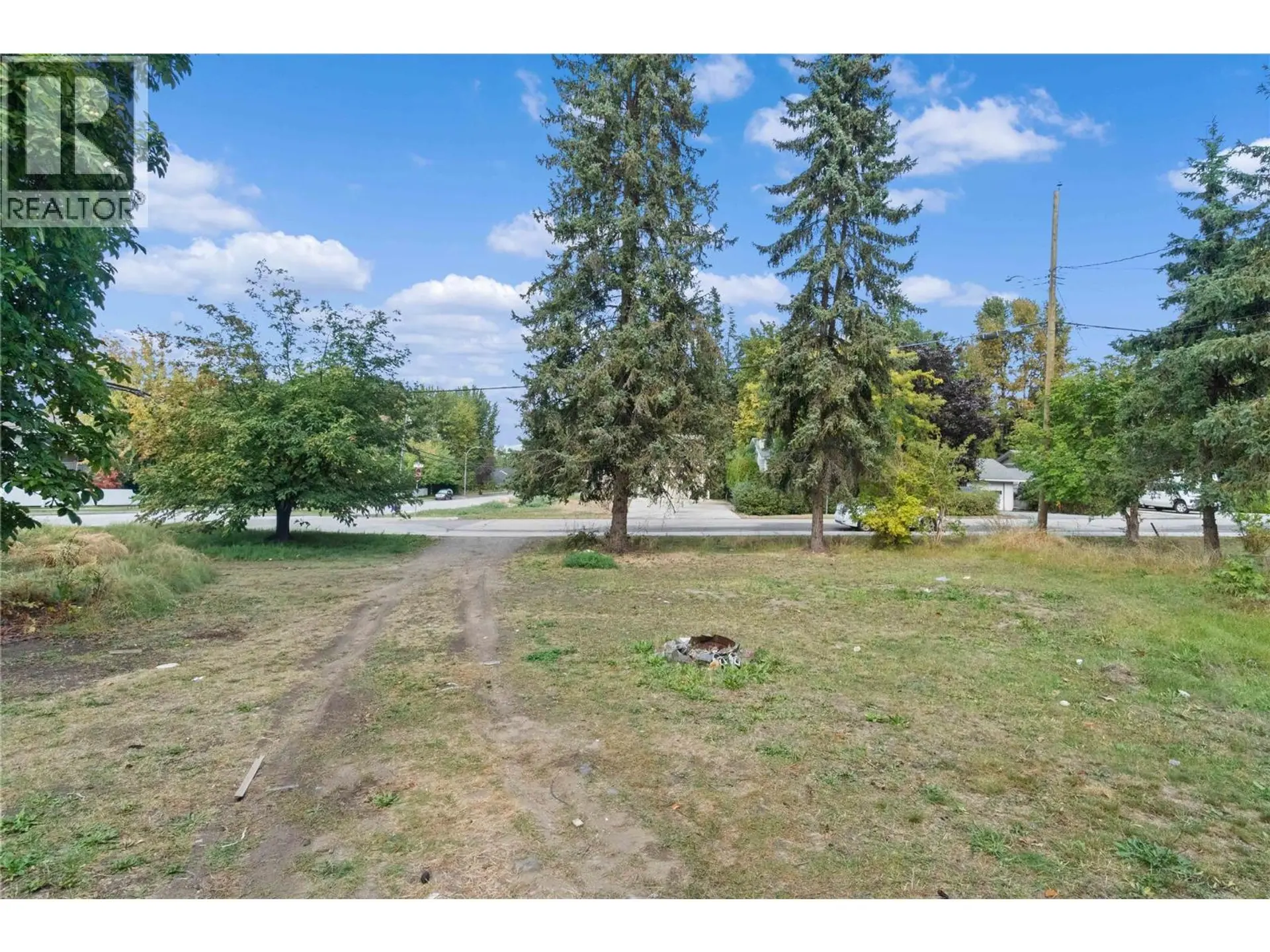 Property at 2030 1 AVENUE NE, Salmon Arm, BC