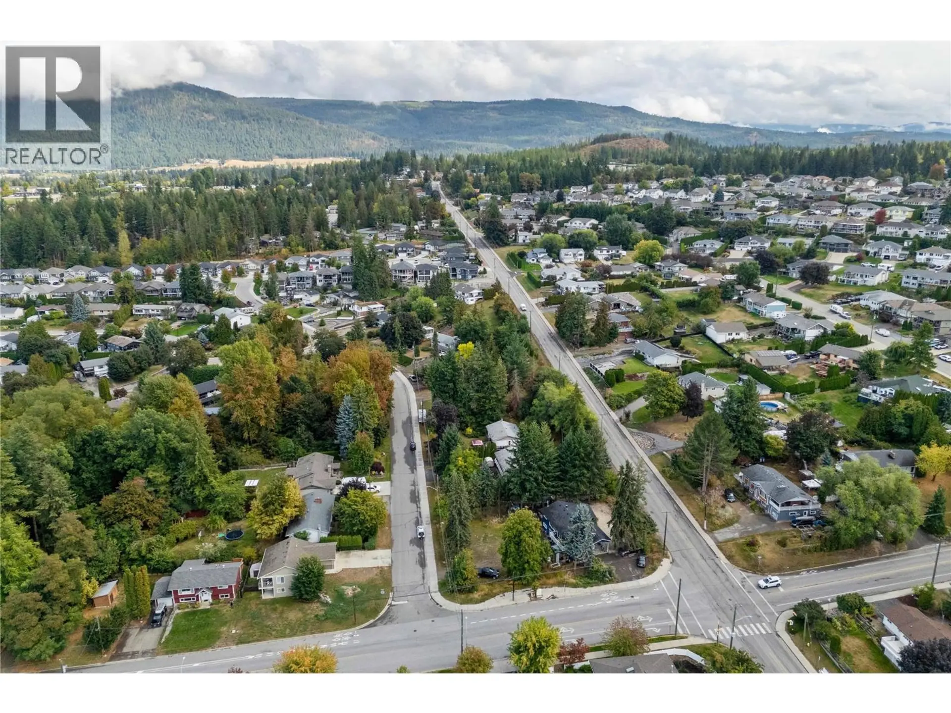 Property at 2030 1 AVENUE NE, Salmon Arm, BC