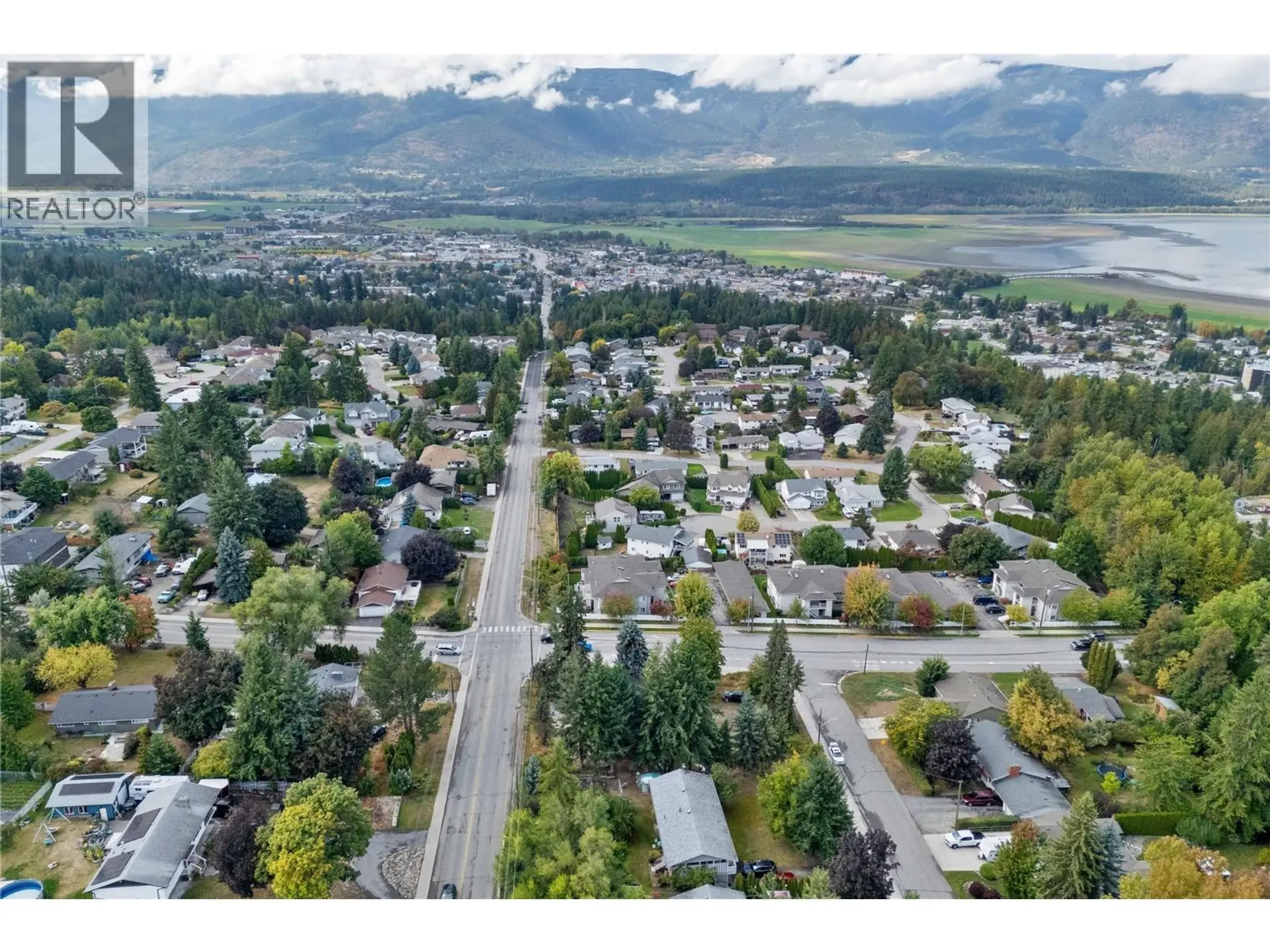 Property at 2030 1 AVENUE NE, Salmon Arm, BC
