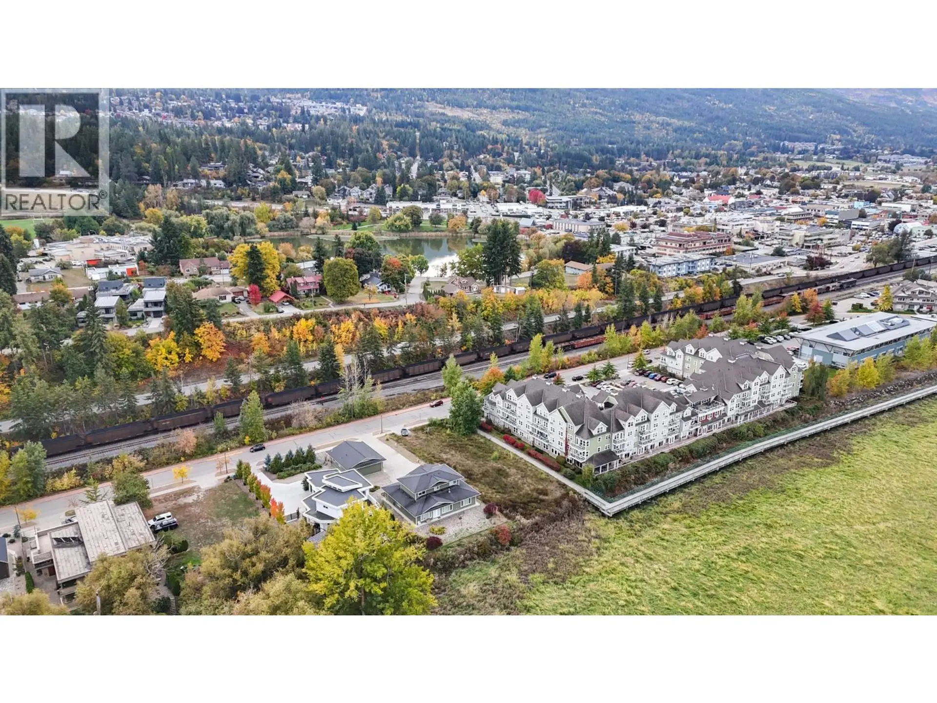 Property at 721 HARBOURFRONT DRIVE NE, Salmon Arm, BC