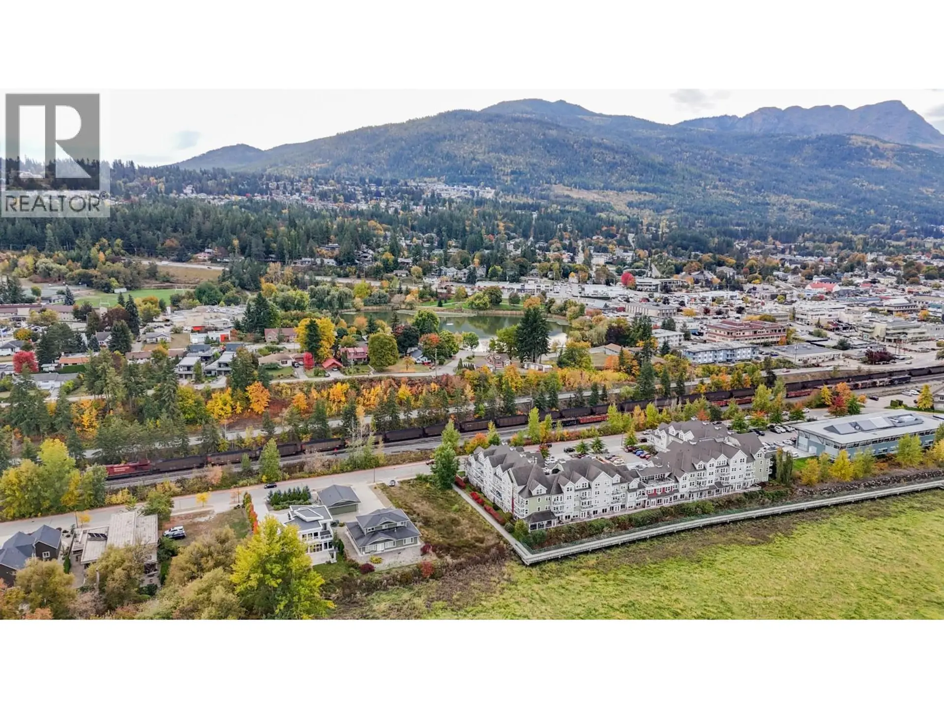 Property at 721 HARBOURFRONT DRIVE NE, Salmon Arm, BC