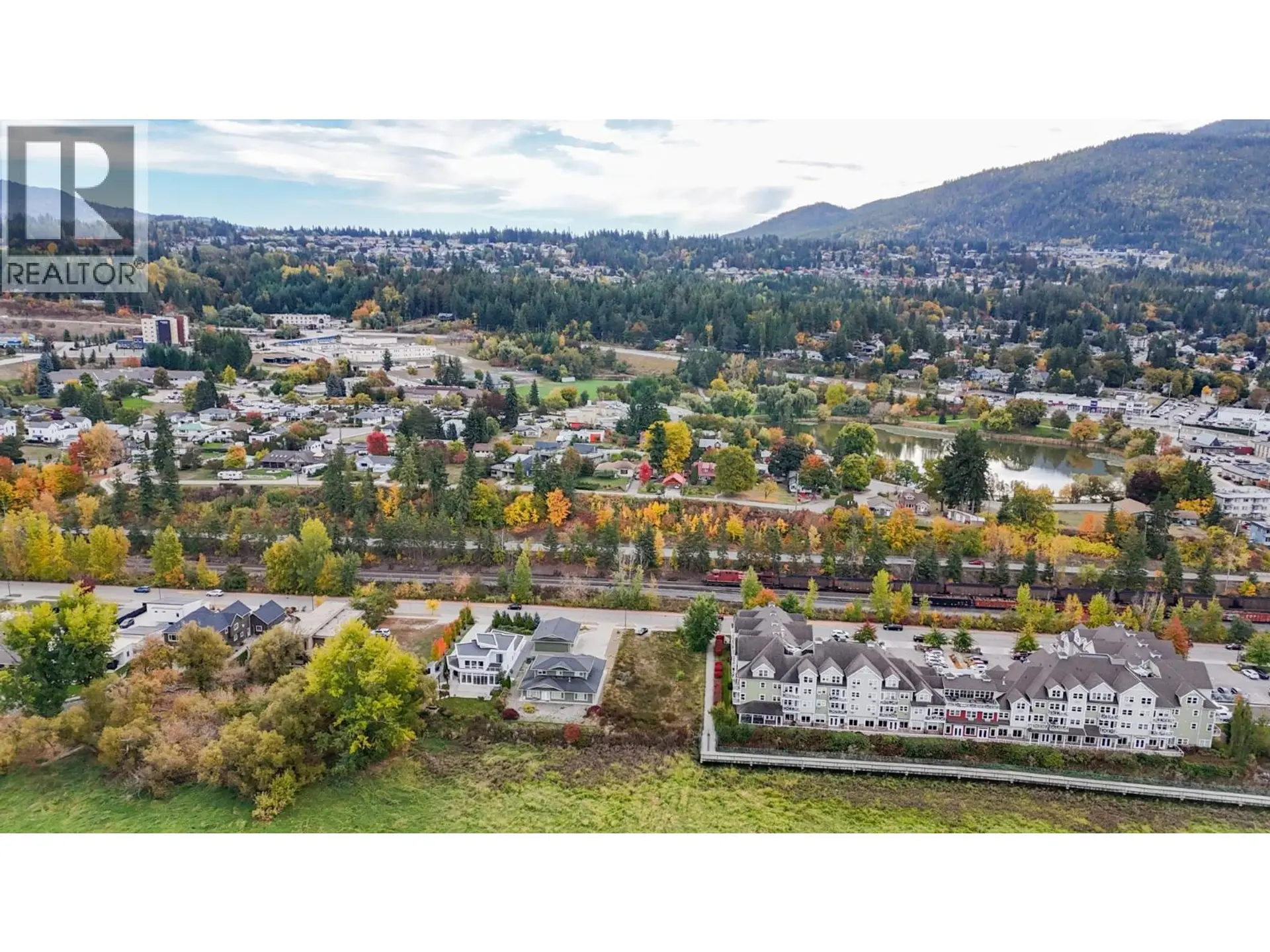 Property at 721 HARBOURFRONT DRIVE NE, Salmon Arm, BC