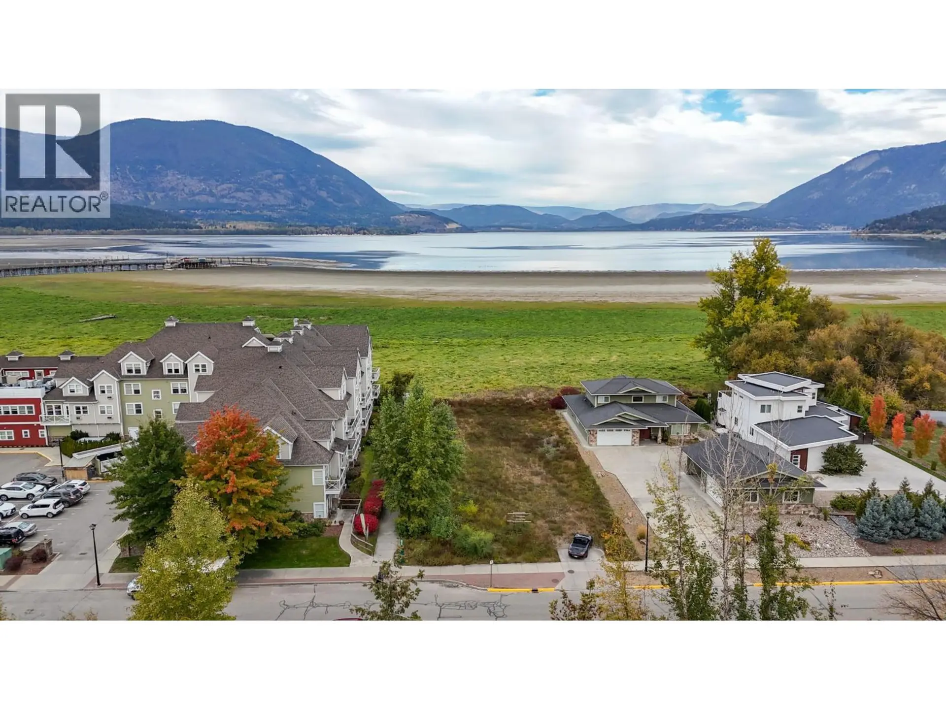 Property at 721 HARBOURFRONT DRIVE NE, Salmon Arm, BC