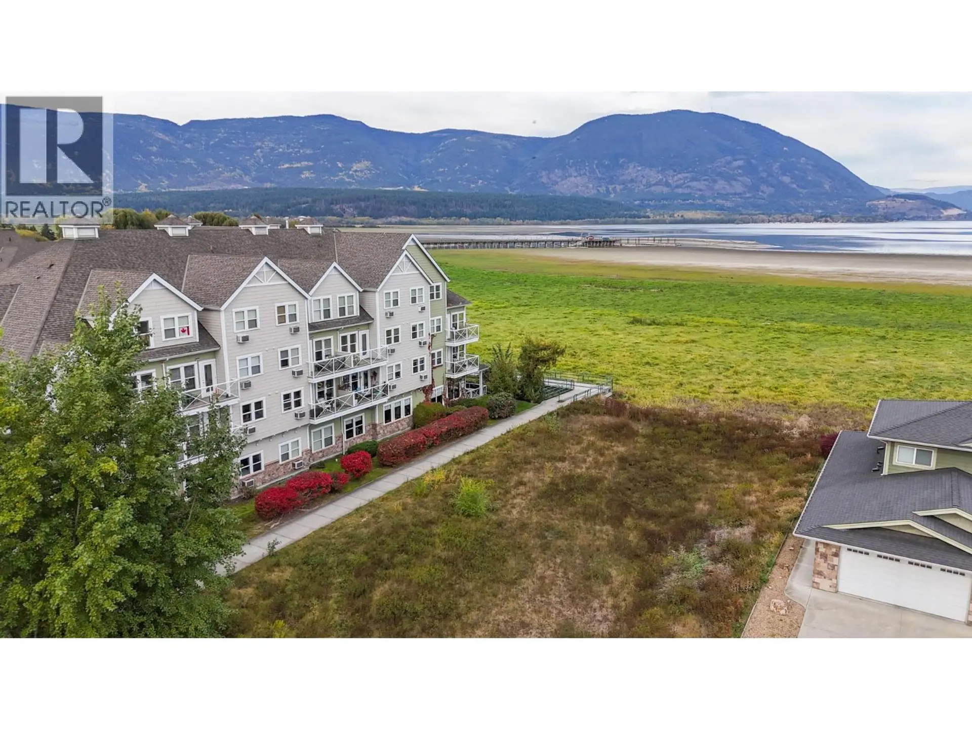 Property at 721 HARBOURFRONT DRIVE NE, Salmon Arm, BC