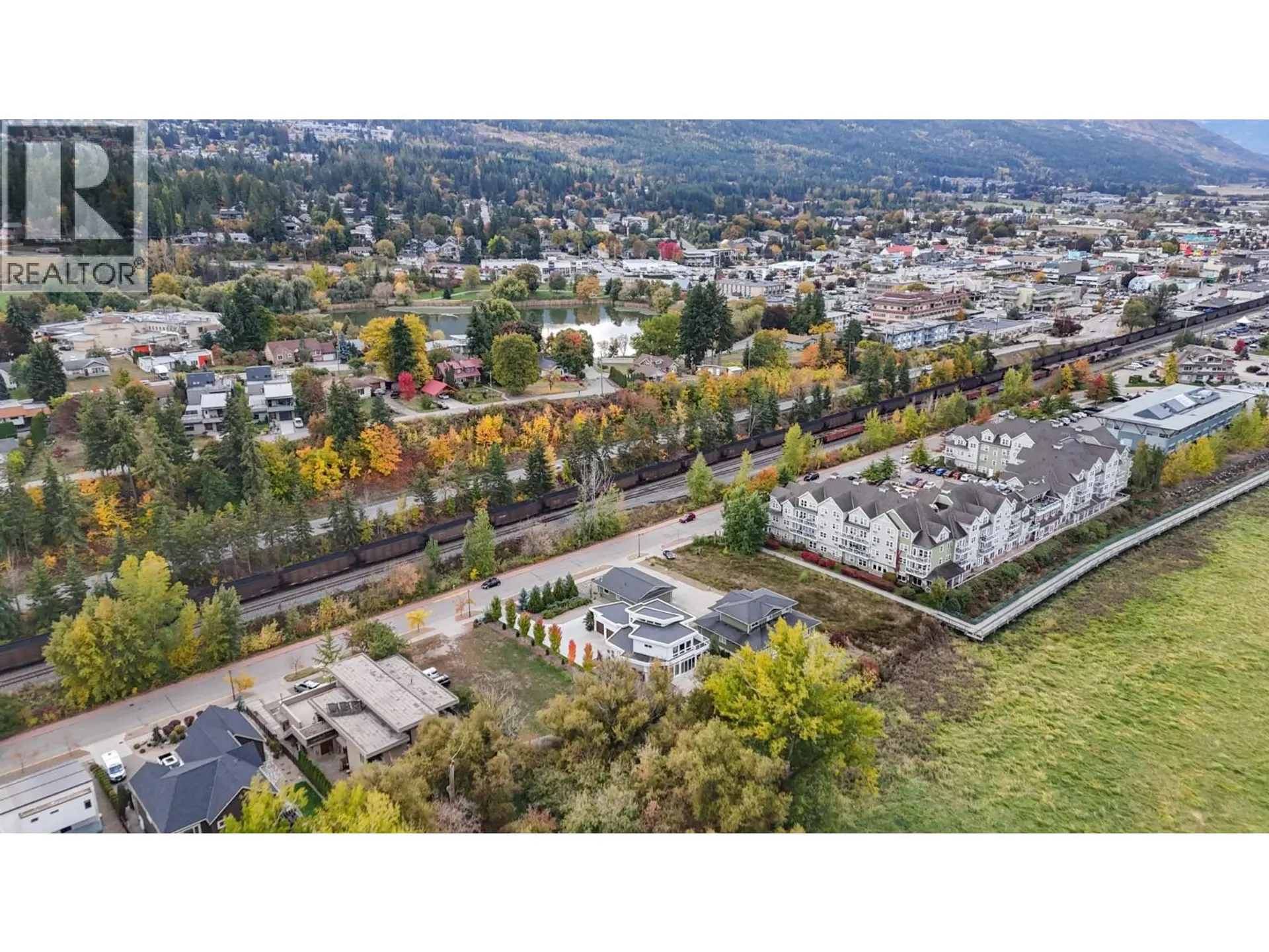 Property at 721 HARBOURFRONT DRIVE NE, Salmon Arm, BC