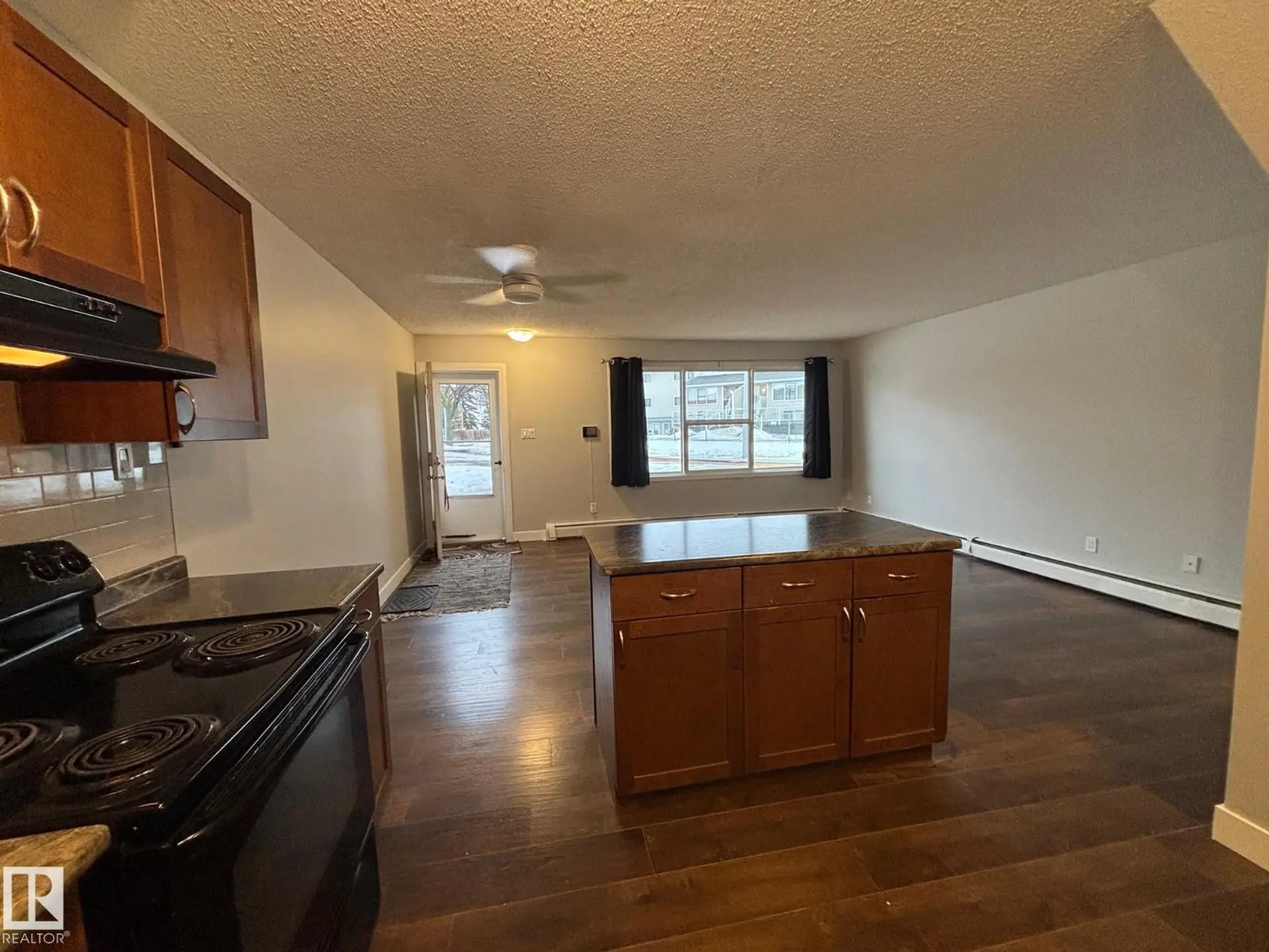 #40 13590 38 ST NW - Image 4