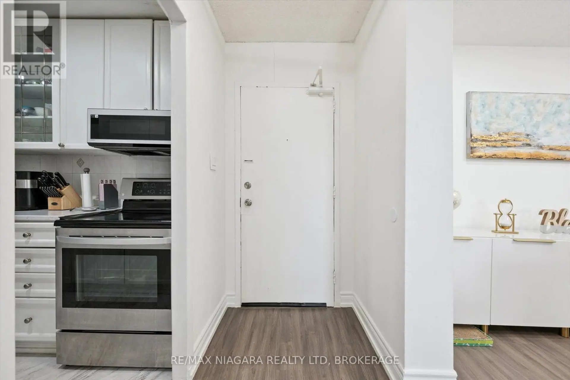 #2306 340 DIXON ROAD - Image 3