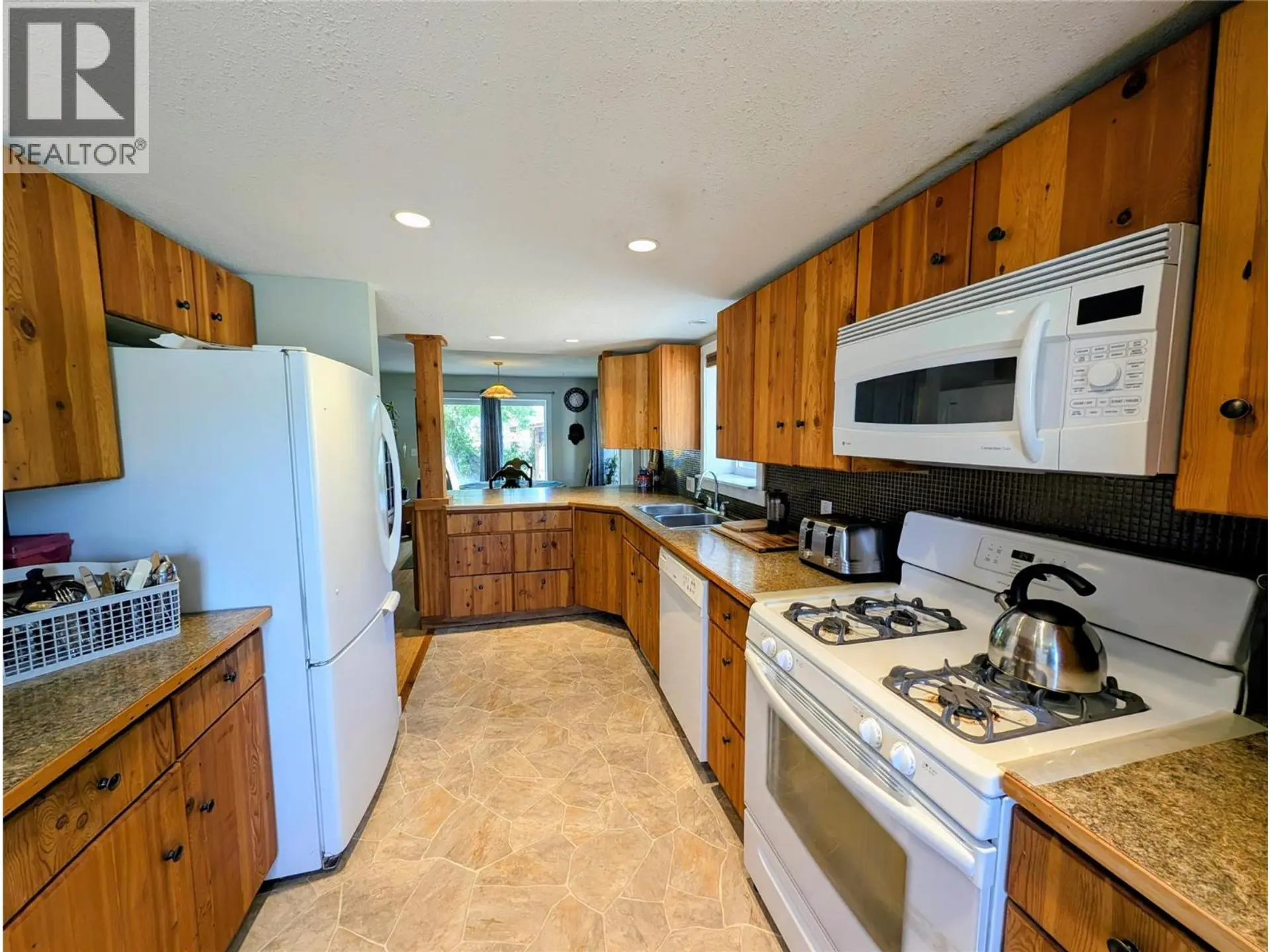 Property at 311 DEWDNEY AVENUE, Clinton, BC