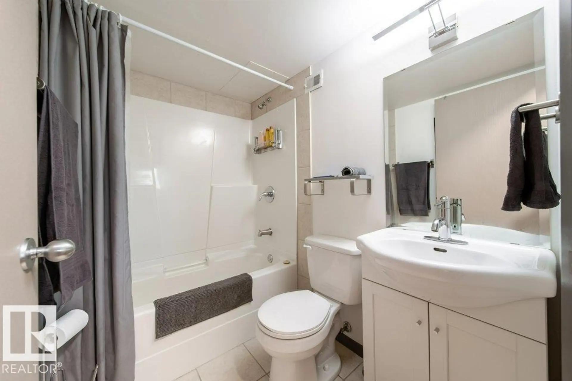 #1007 9028 JASPER AV NW - Image 14