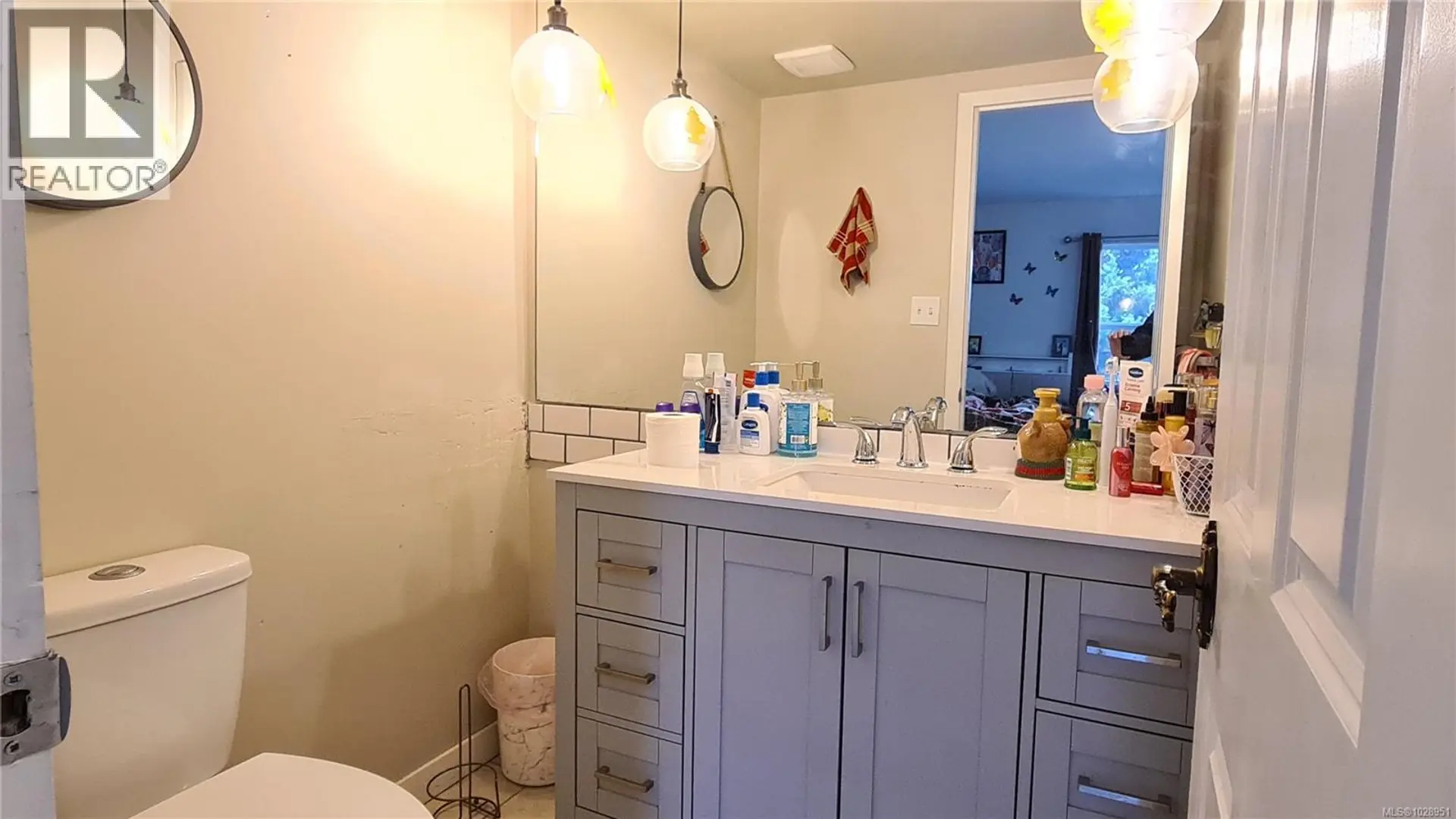 Property at #202 1725 CEDAR HILL CROSS RD, Saanich, BC