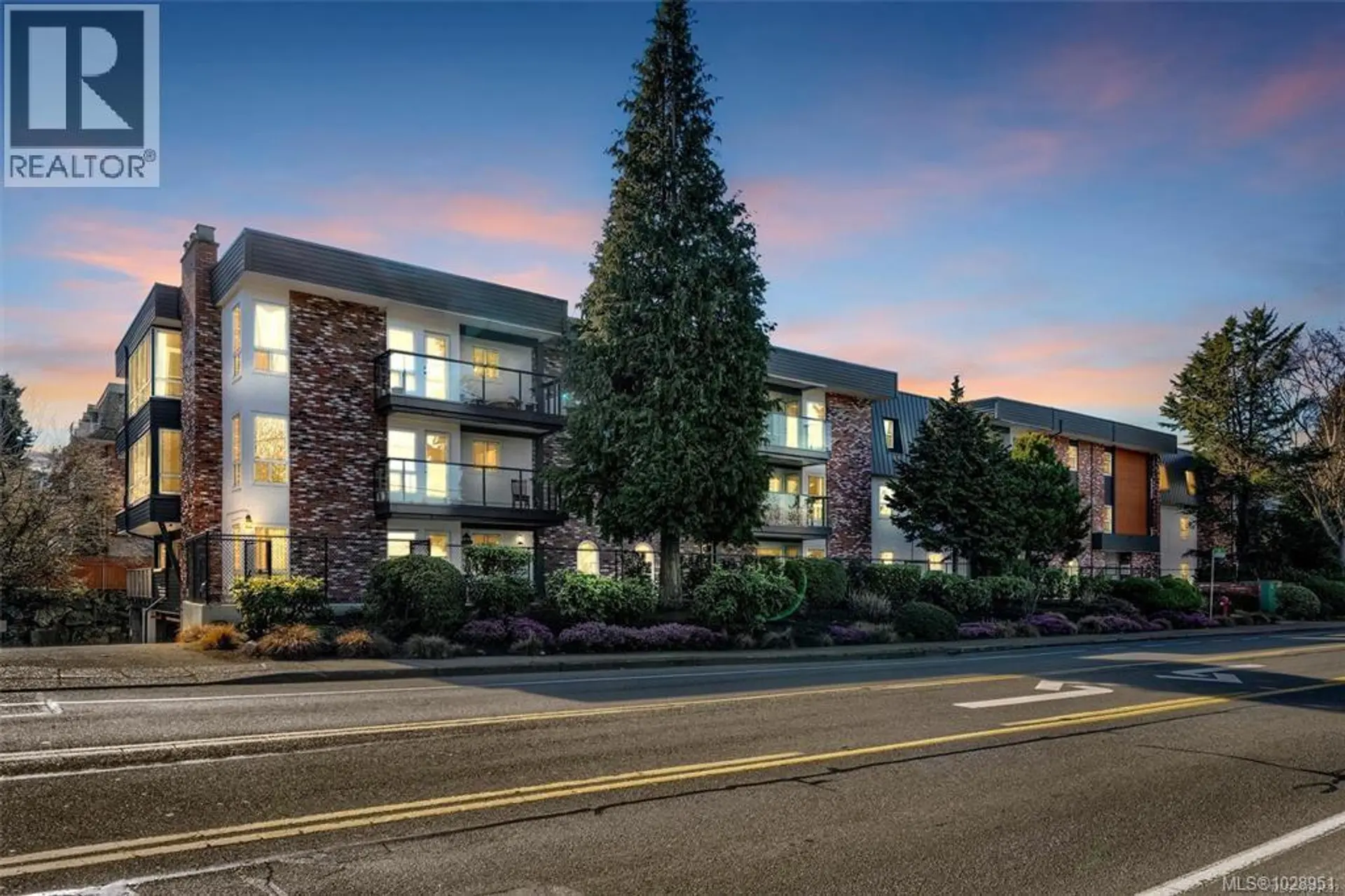 Property at #202 1725 CEDAR HILL CROSS RD, Saanich, BC