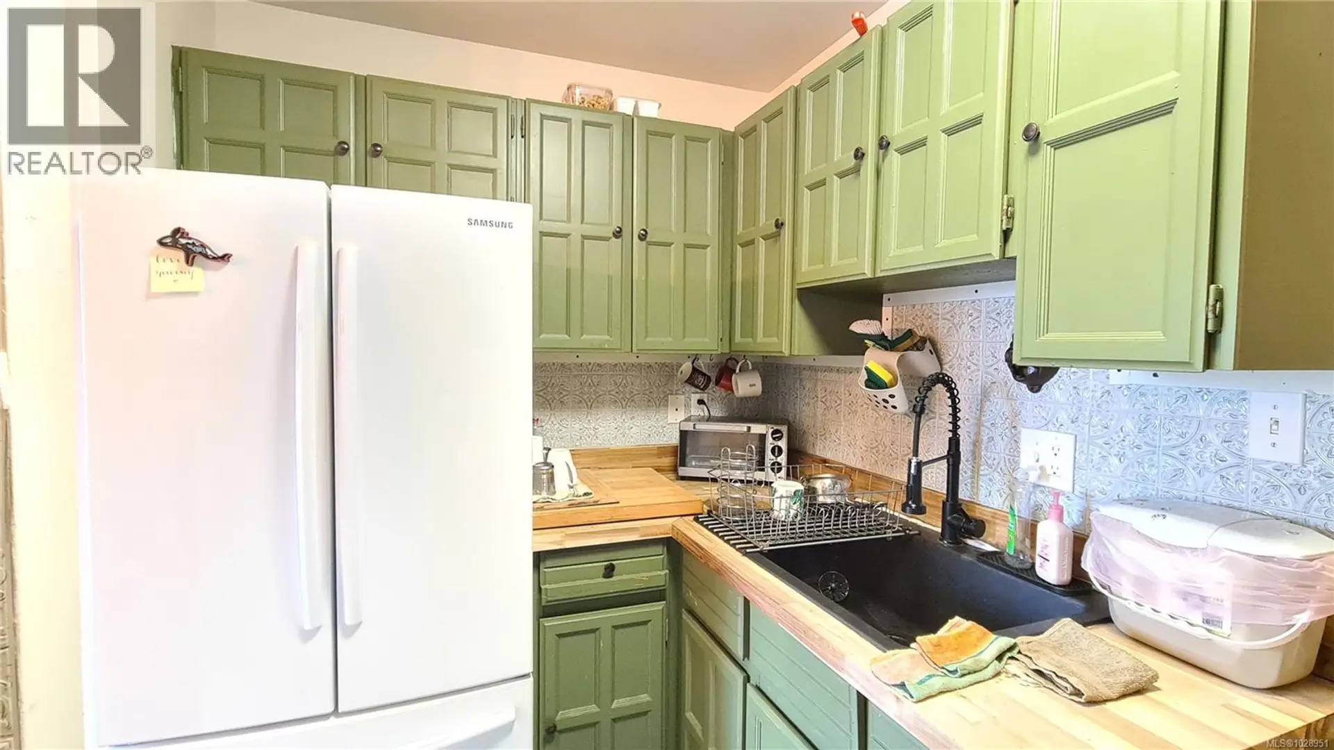 Property at #202 1725 CEDAR HILL CROSS RD, Saanich, BC