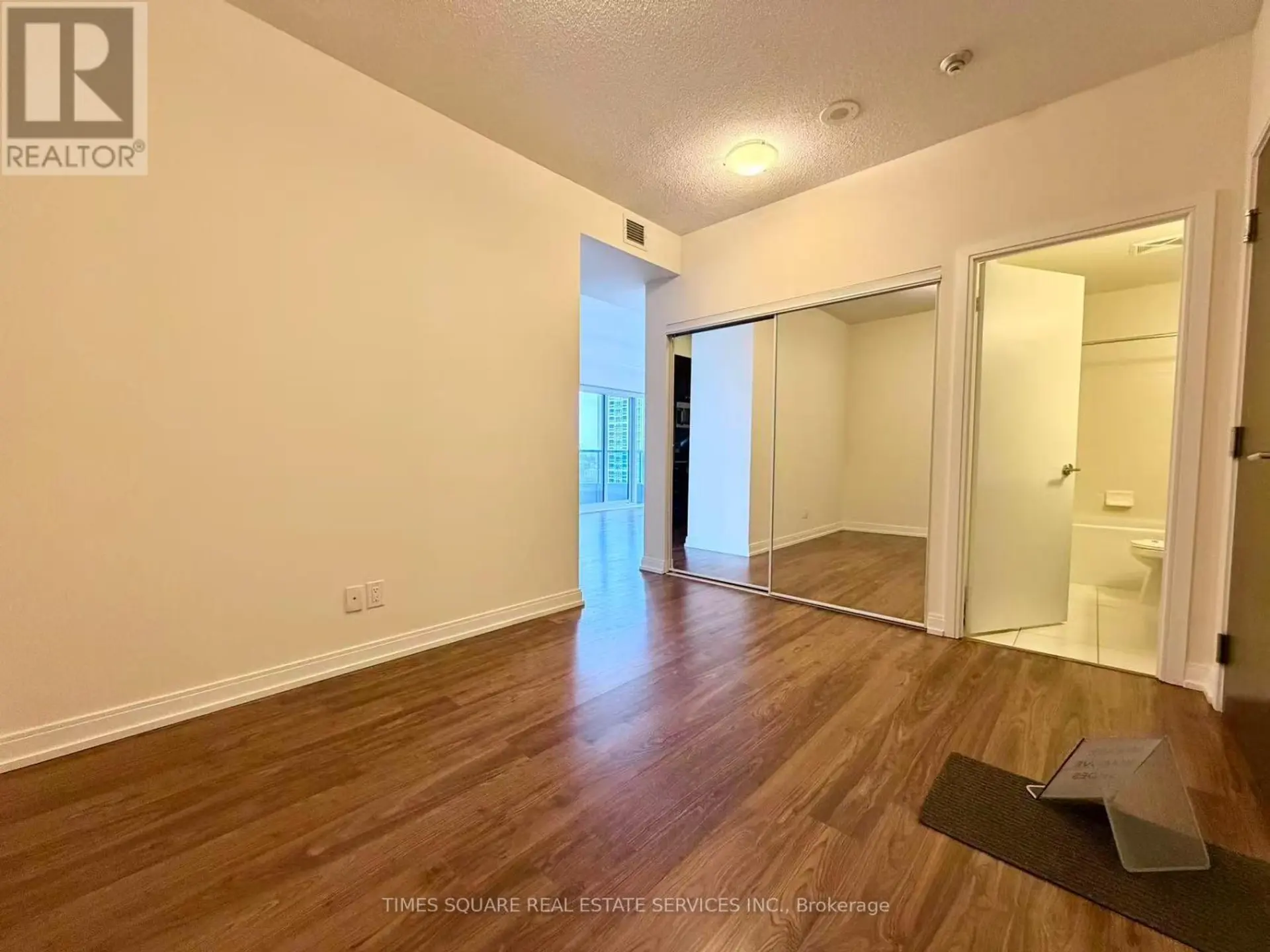 #2207 151 VILLAGE GREEN SQUARE - Image 6
