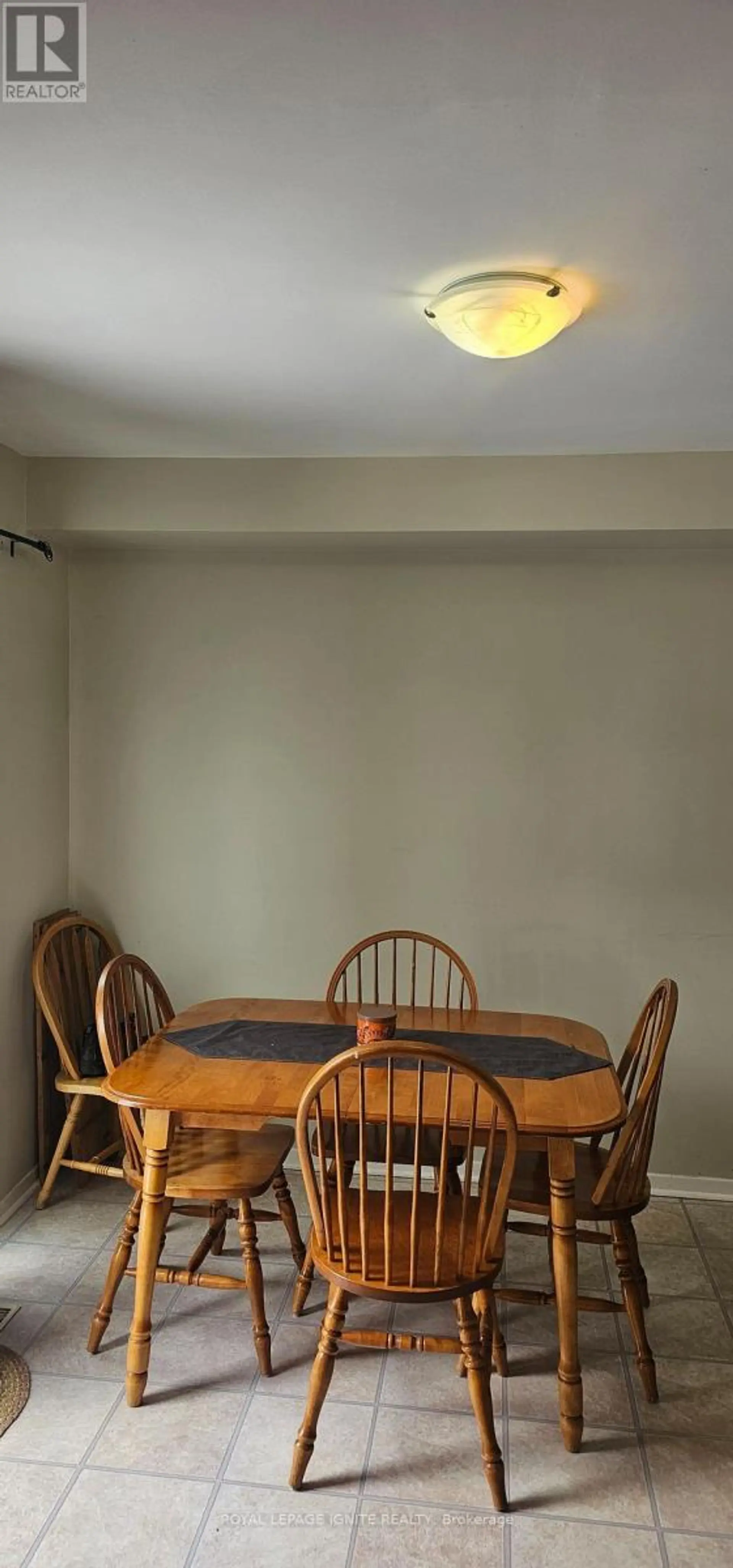 5 YORKVILLE DRIVE - Image 2