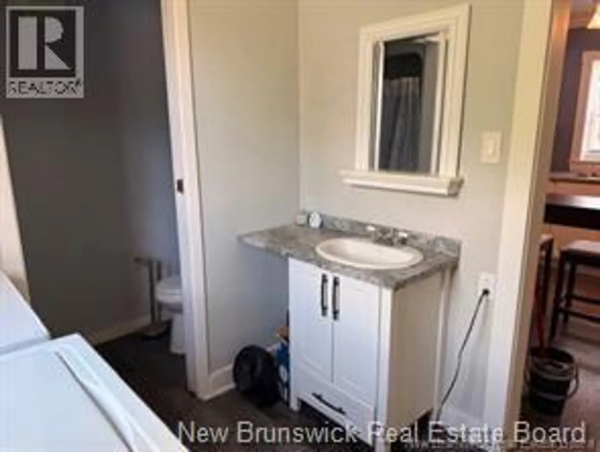 519 King George Hwy - Image 15