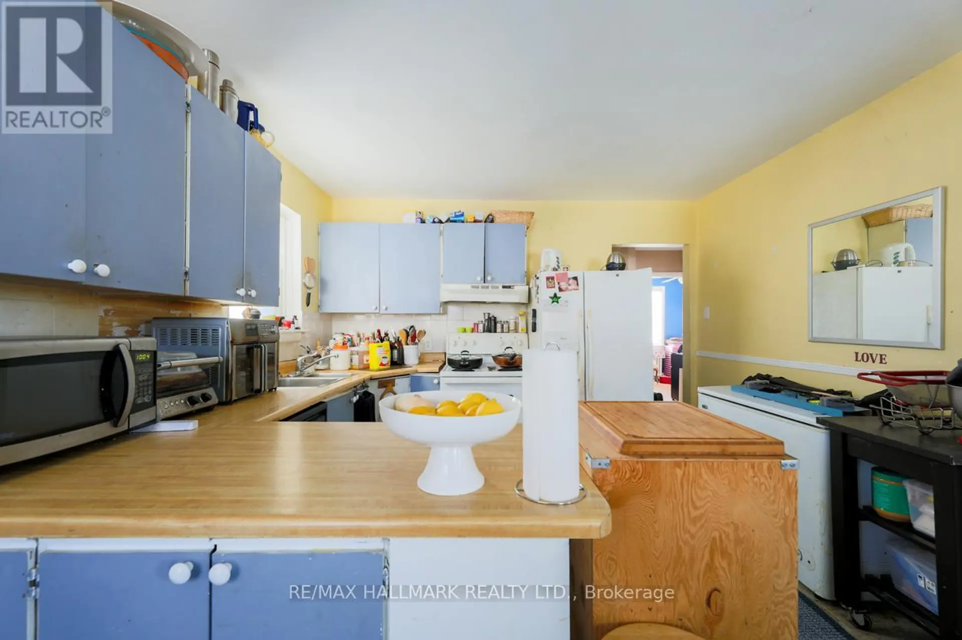 59 HIGHVIEW AVENUE - Image 4