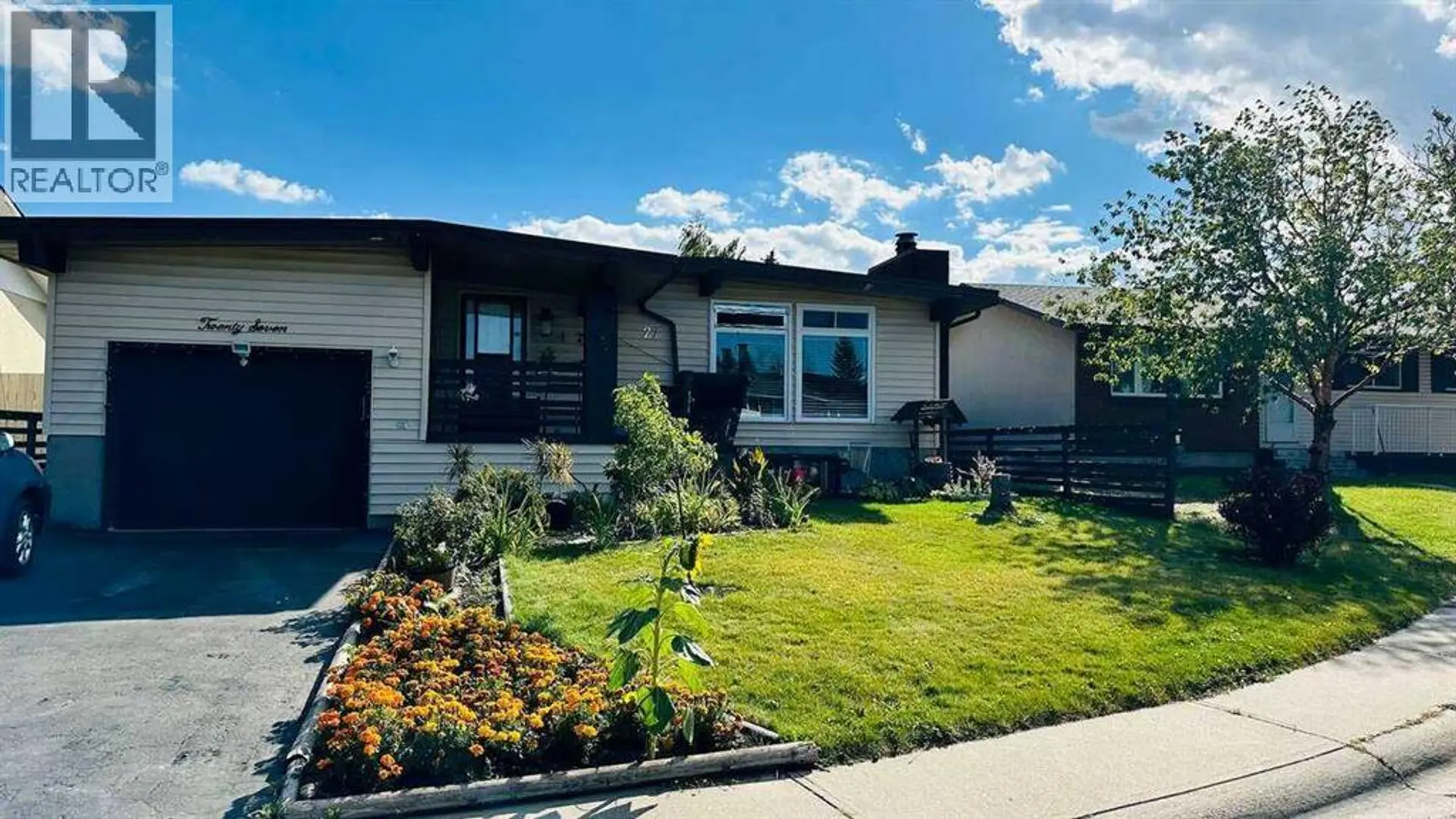 27 PENWORTH PLACE SE - Image 1