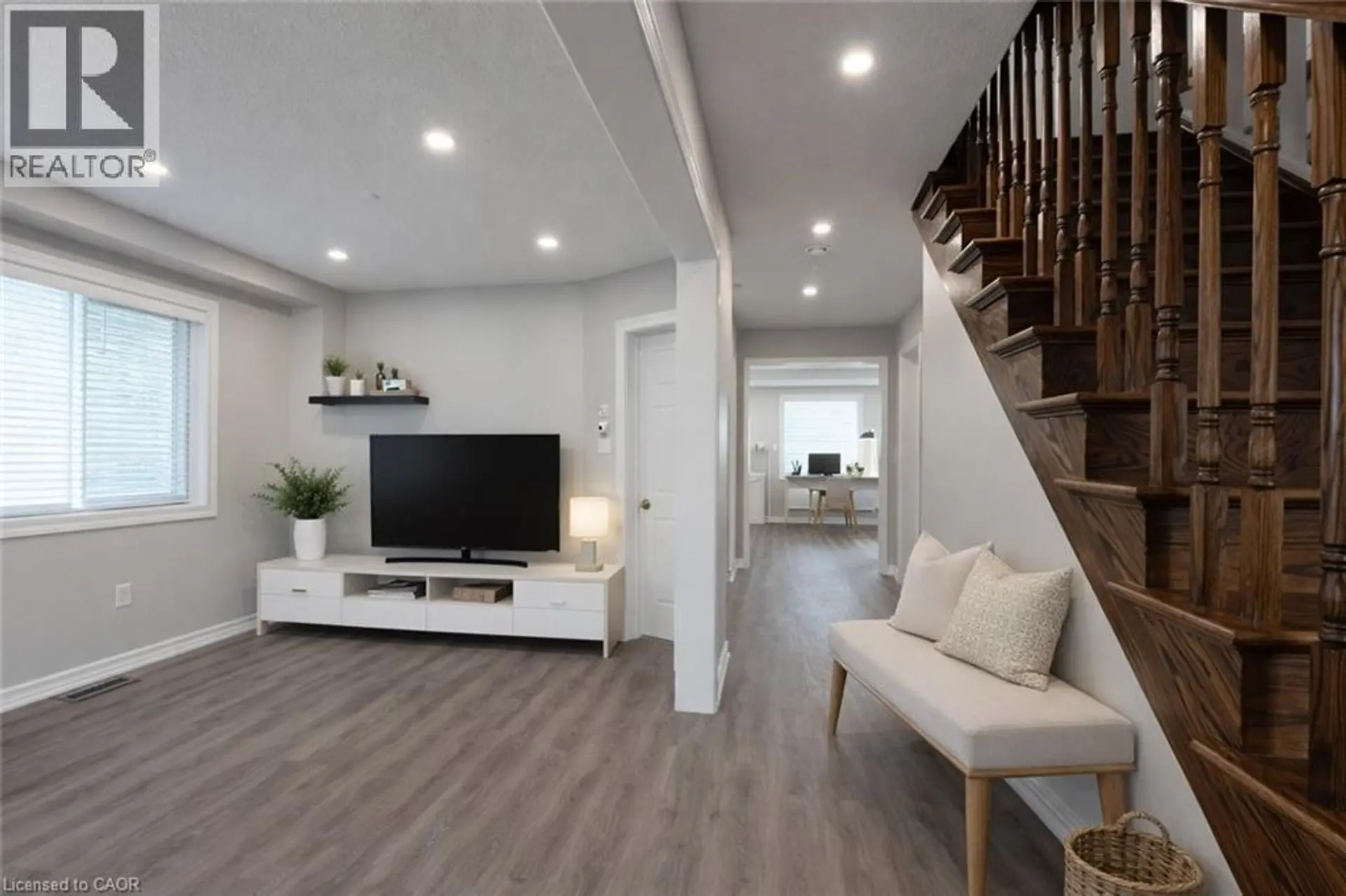 7 HOLLINRAKE AVENUE - Image 2