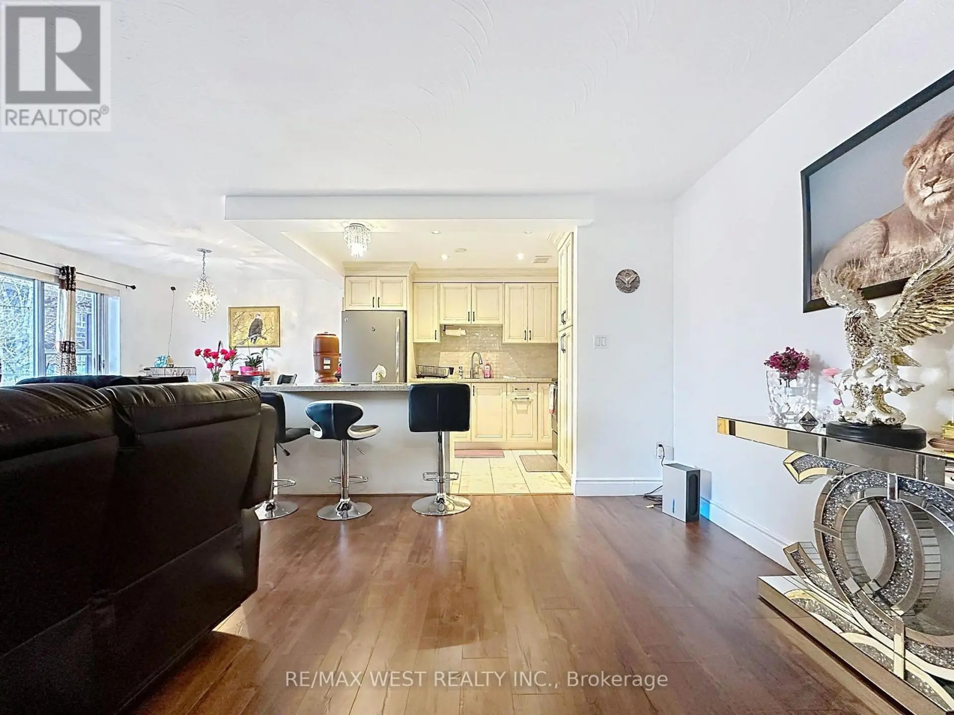 #206 800 KENNEDY ROAD - Image 6