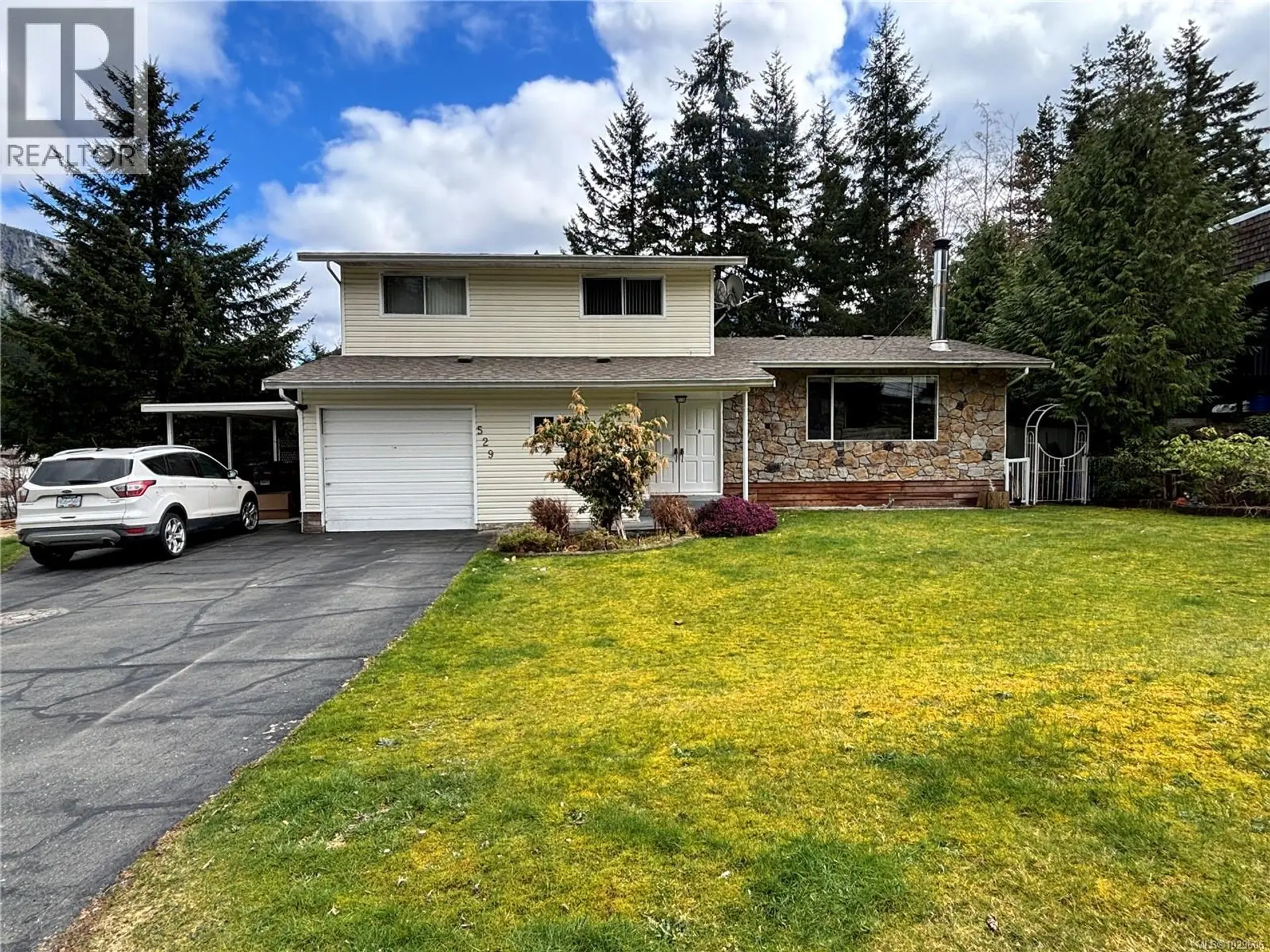 Property at 529 Cedar Cres, Gold River, BC