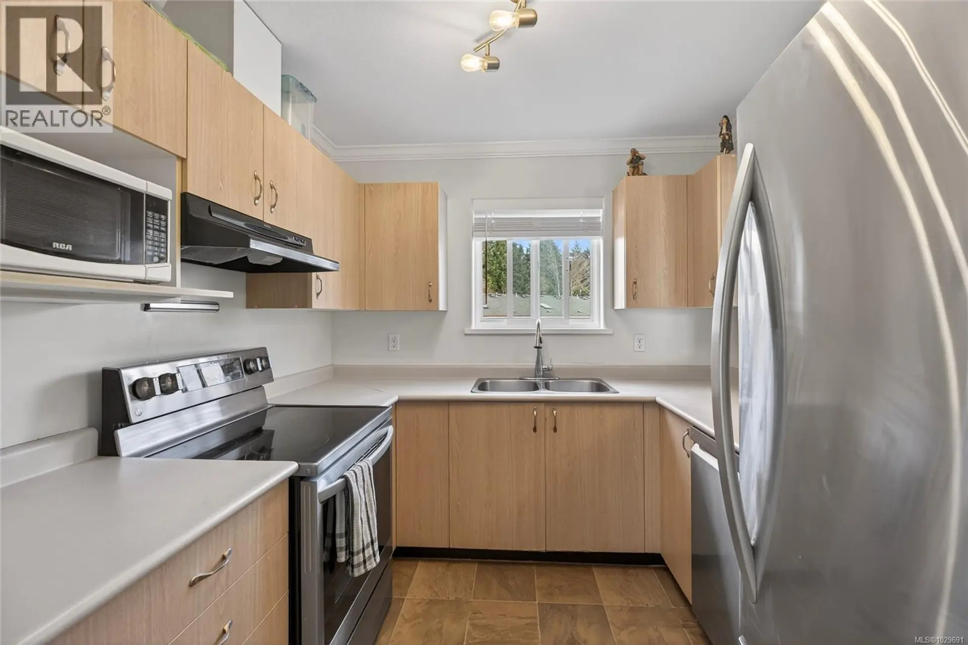 Property at #401 840 BRAIDWOOD RD, Courtenay, BC