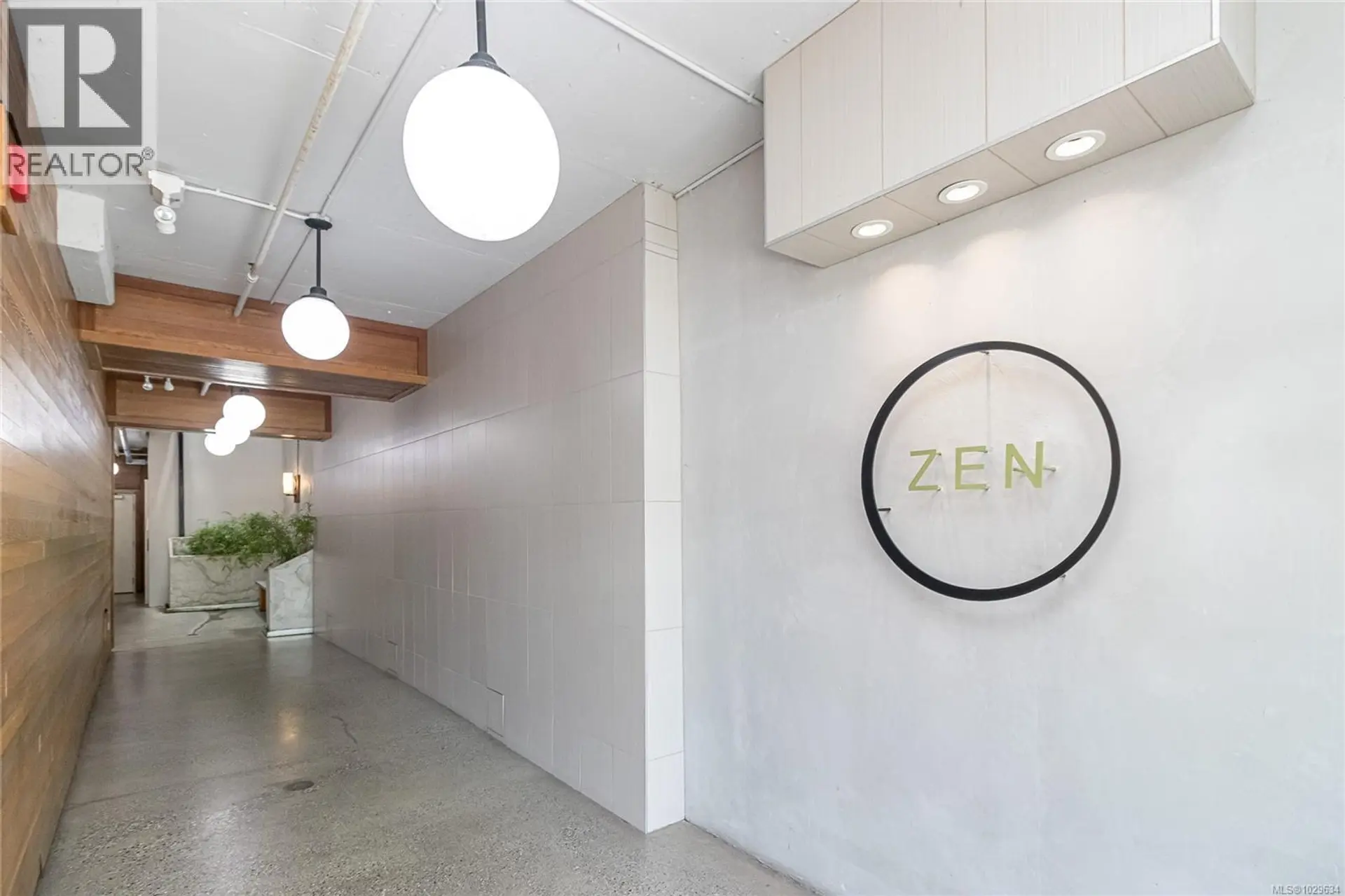 Property at #402 1121 FORT ST, Victoria, BC