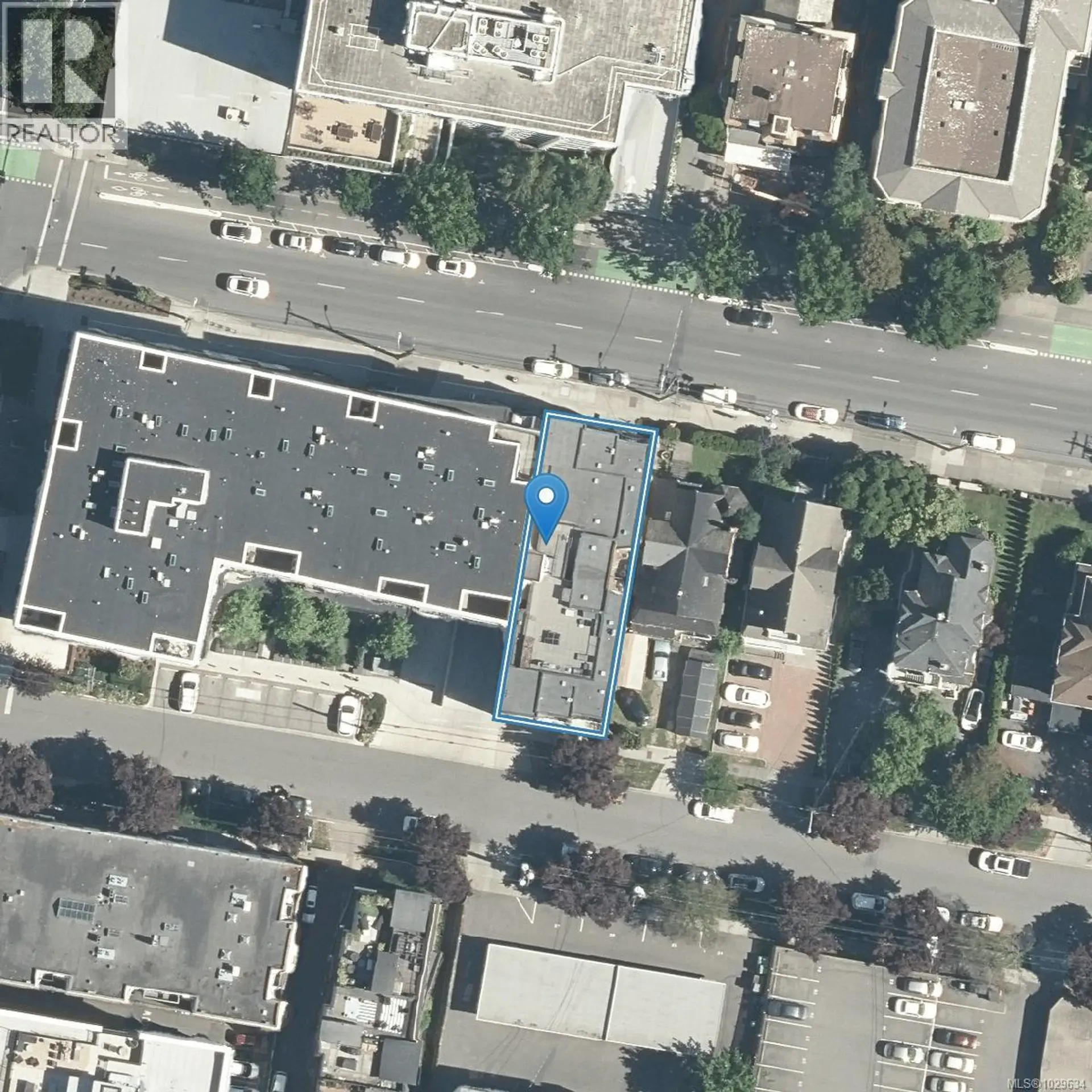 Property at #402 1121 FORT ST, Victoria, BC