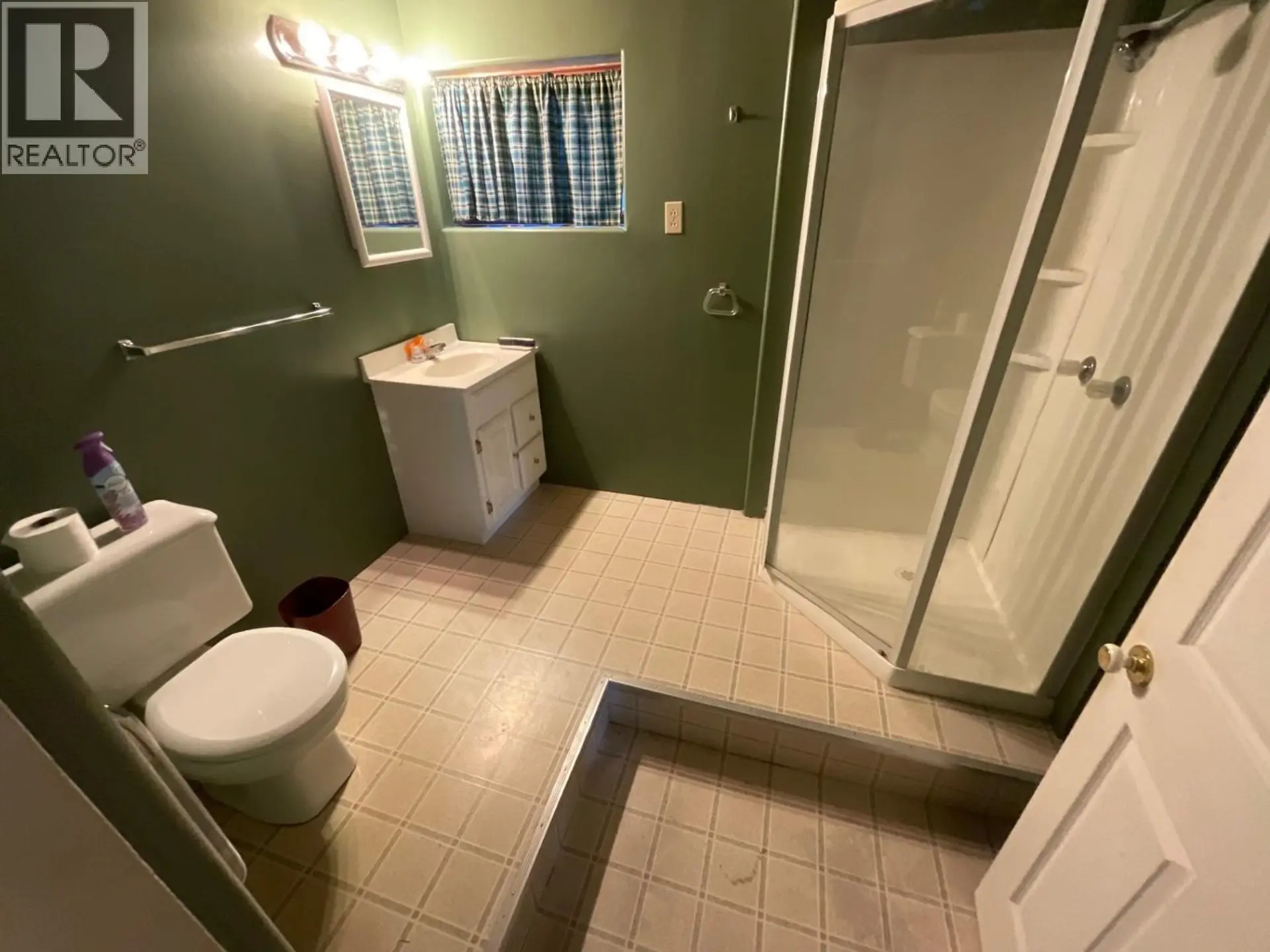 Property at 13235 LAKESHORE DRIVE, Charlie Lake, BC