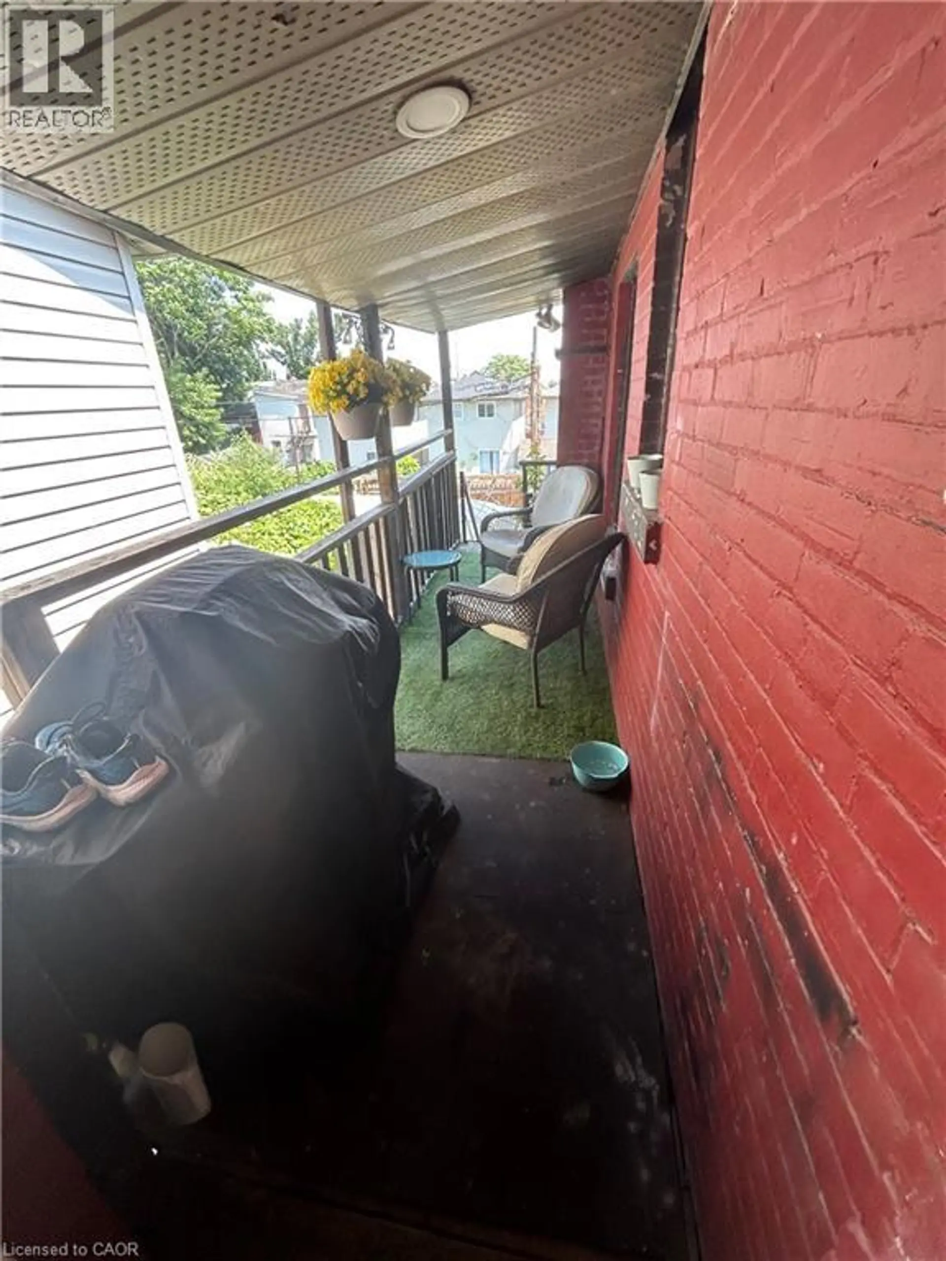 8 ST. MATTHEWS Avenue - Image 2