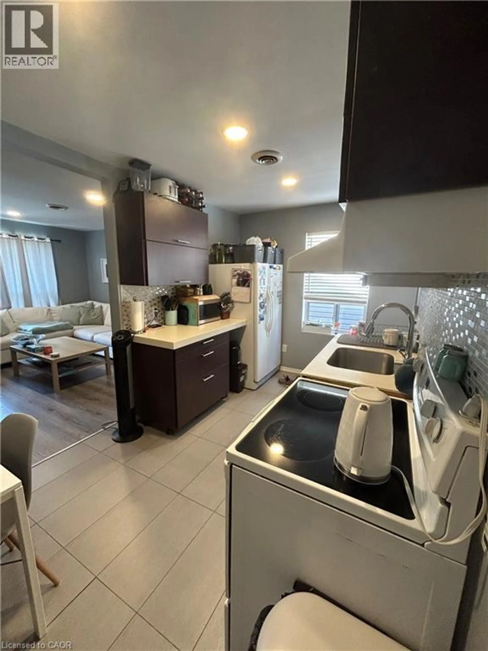 8 ST. MATTHEWS Avenue - Image 6