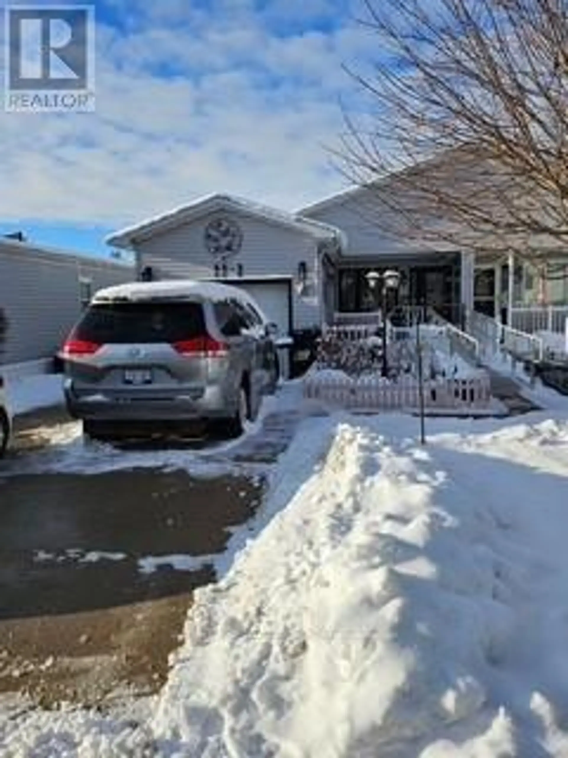 #1 11 STEWART STREET - Image 1